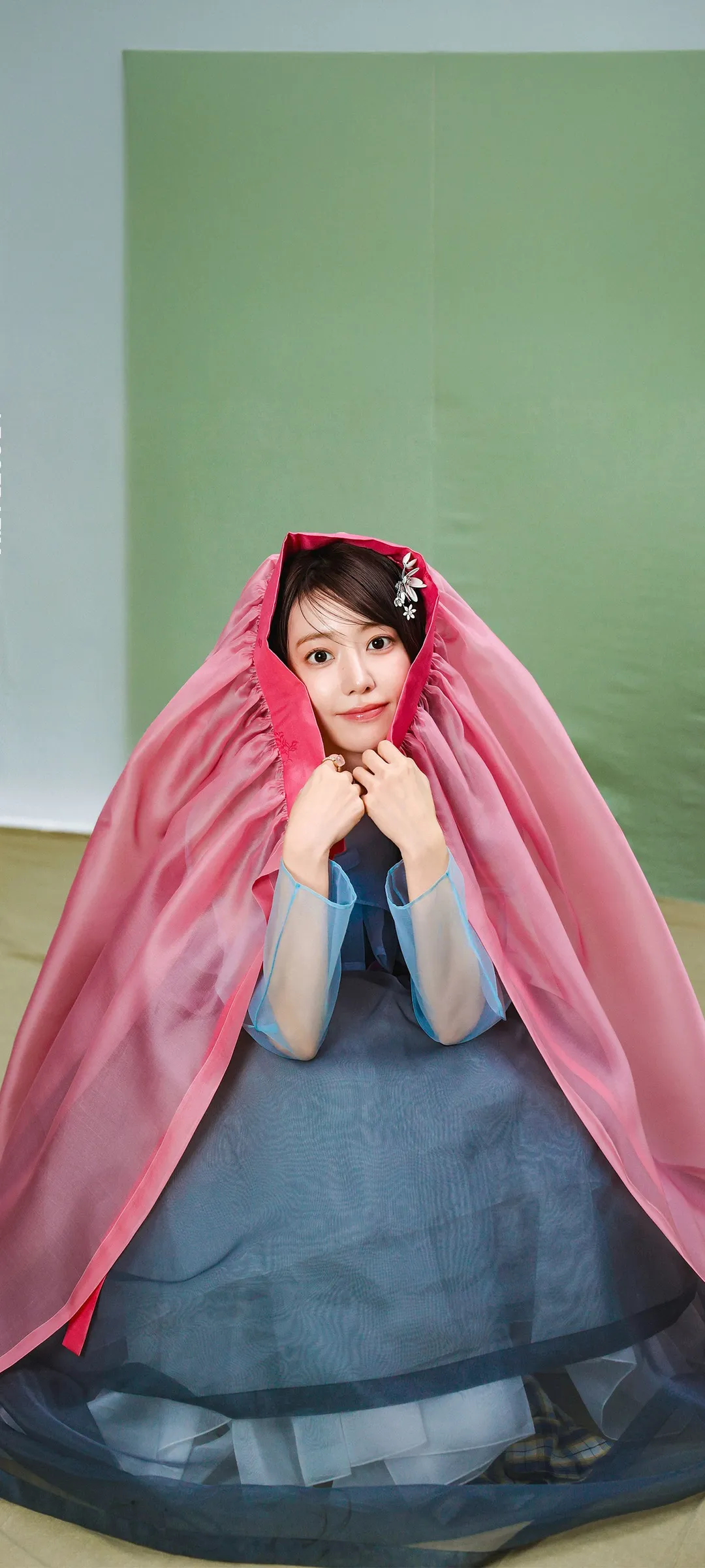 Fond d'écran de verrouillage mobile Sakura Miyawaki 4K HD télécharger — IZ*ONE, LE SSERAFIM