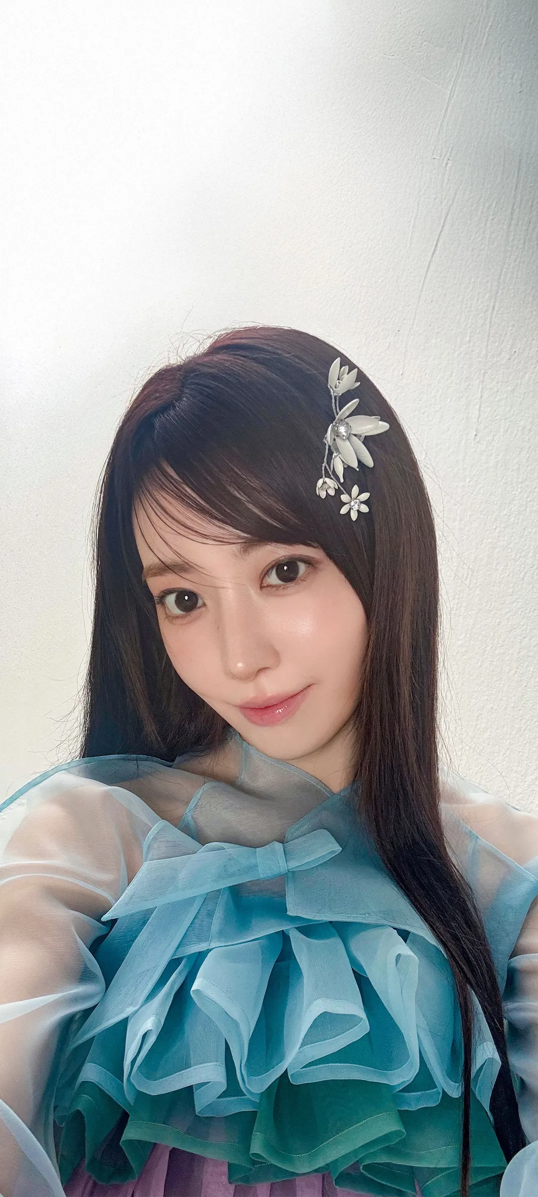 Fond d'écran de verrouillage mobile Sakura Miyawaki 4K HD télécharger — IZ*ONE, LE SSERAFIM