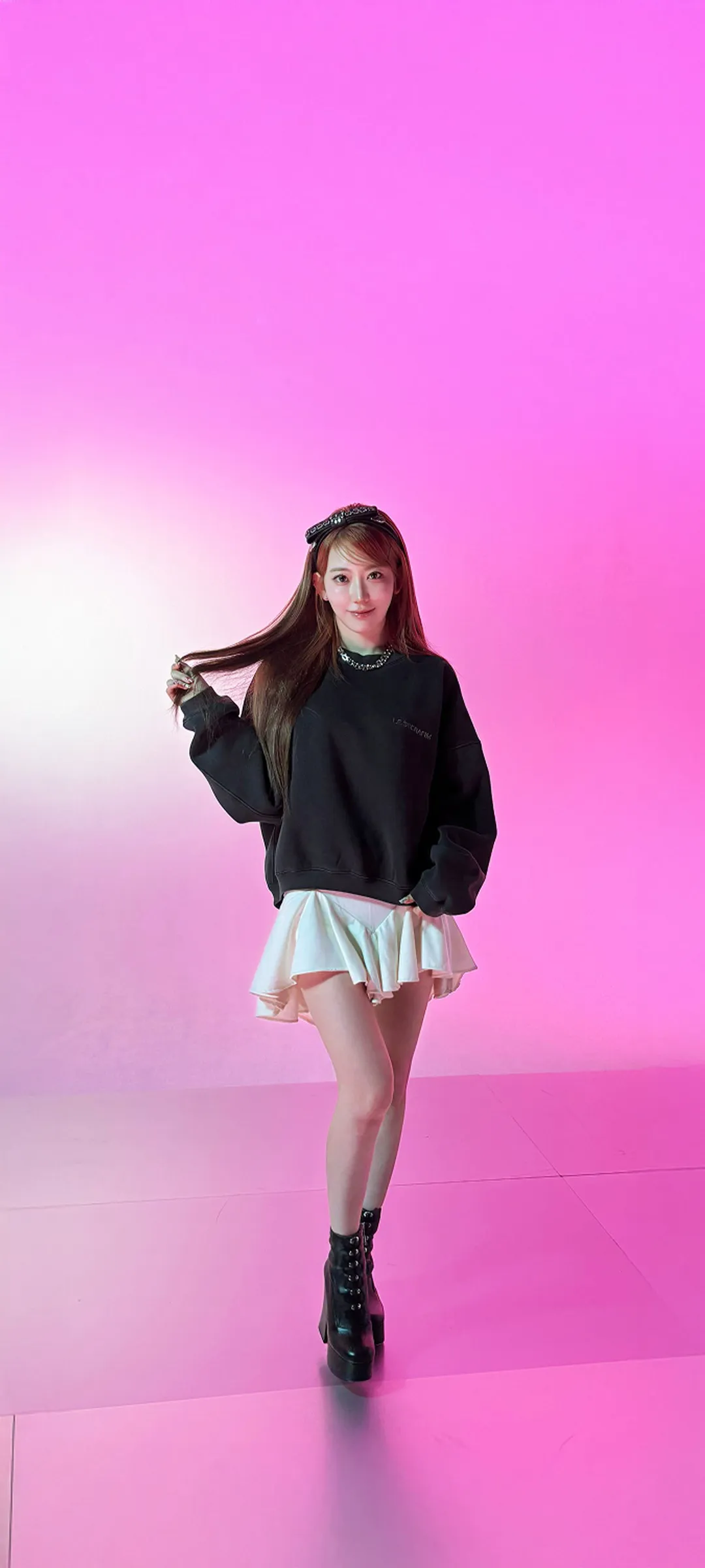 Fond d'écran de verrouillage mobile Sakura Miyawaki 4K HD télécharger — IZ*ONE, LE SSERAFIM