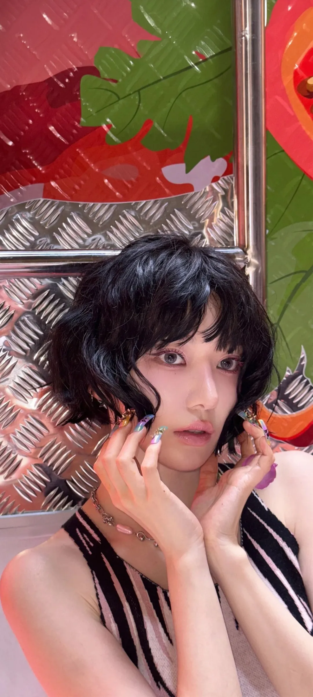 Fond d'écran de verrouillage mobile Sakura Miyawaki 4K HD télécharger — IZ*ONE, LE SSERAFIM