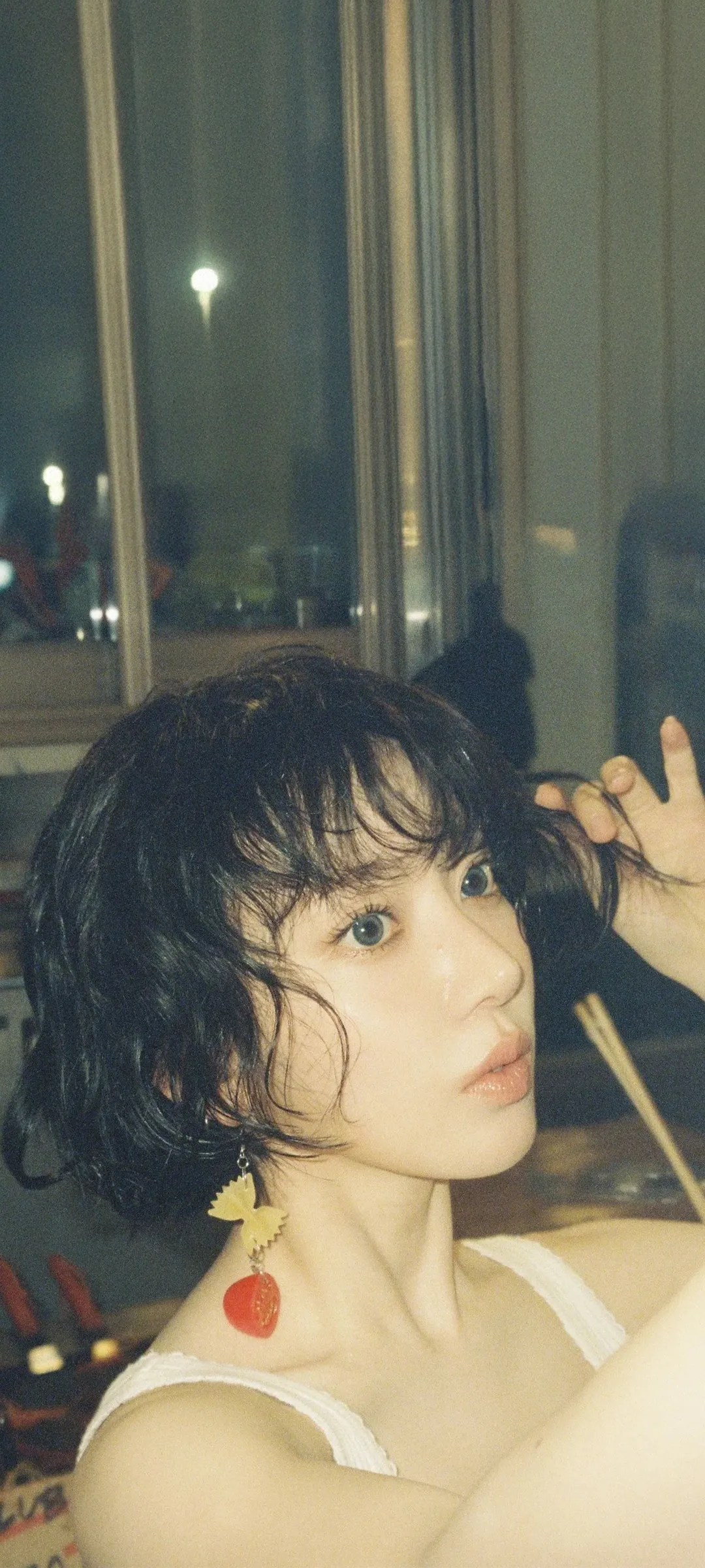 Fond d'écran de verrouillage mobile Sakura Miyawaki 4K HD télécharger — IZ*ONE, LE SSERAFIM