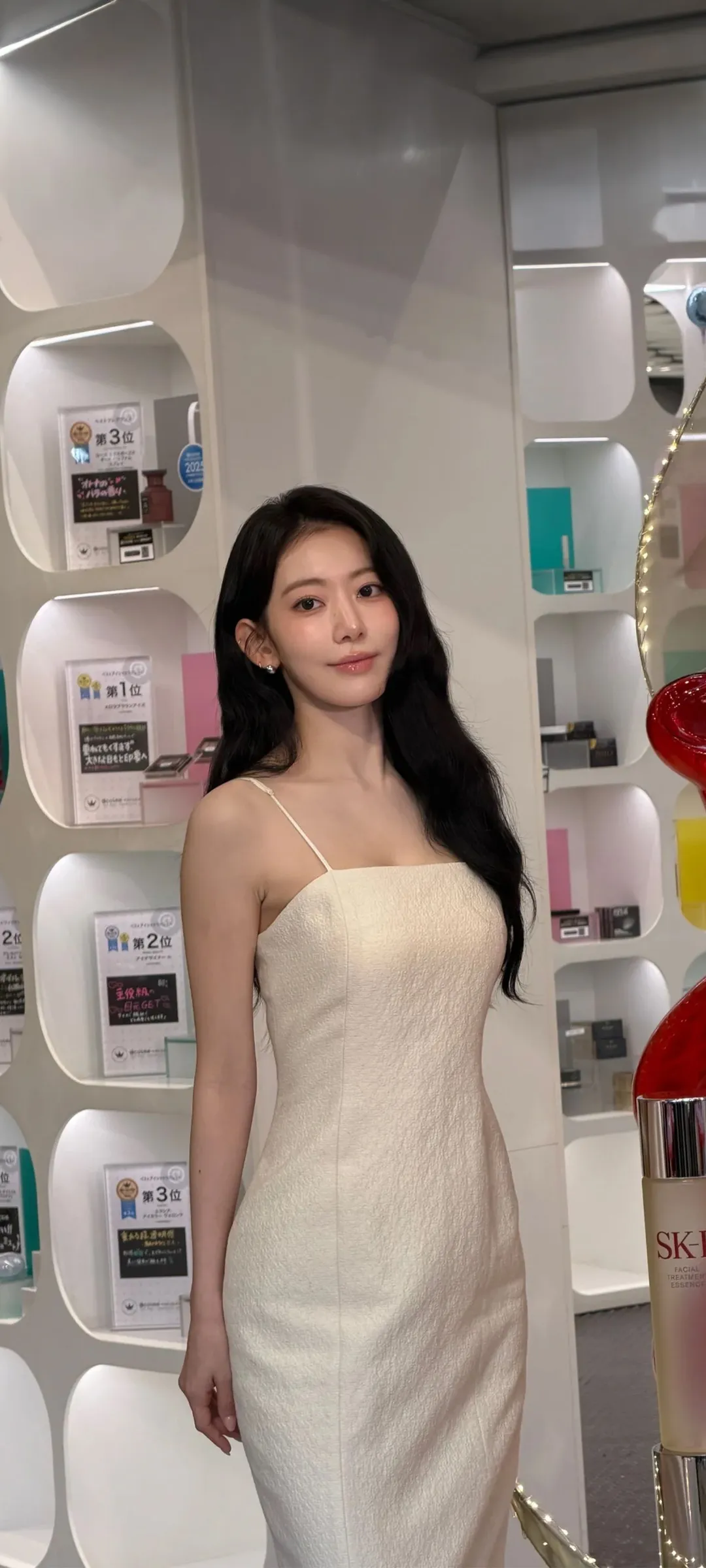 Fond d'écran de verrouillage mobile Sakura Miyawaki 4K HD télécharger — IZ*ONE, LE SSERAFIM