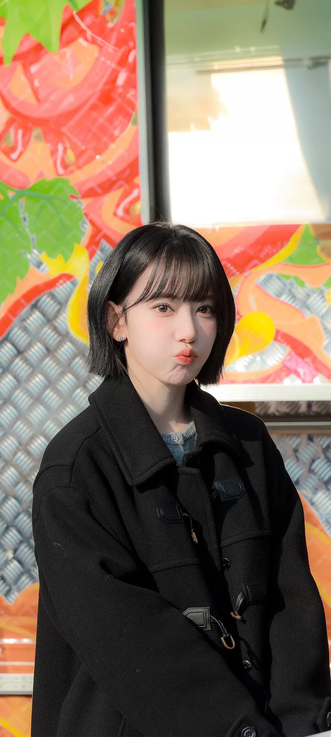 Fond d'écran de verrouillage mobile Sakura Miyawaki 4K HD télécharger — IZ*ONE, LE SSERAFIM