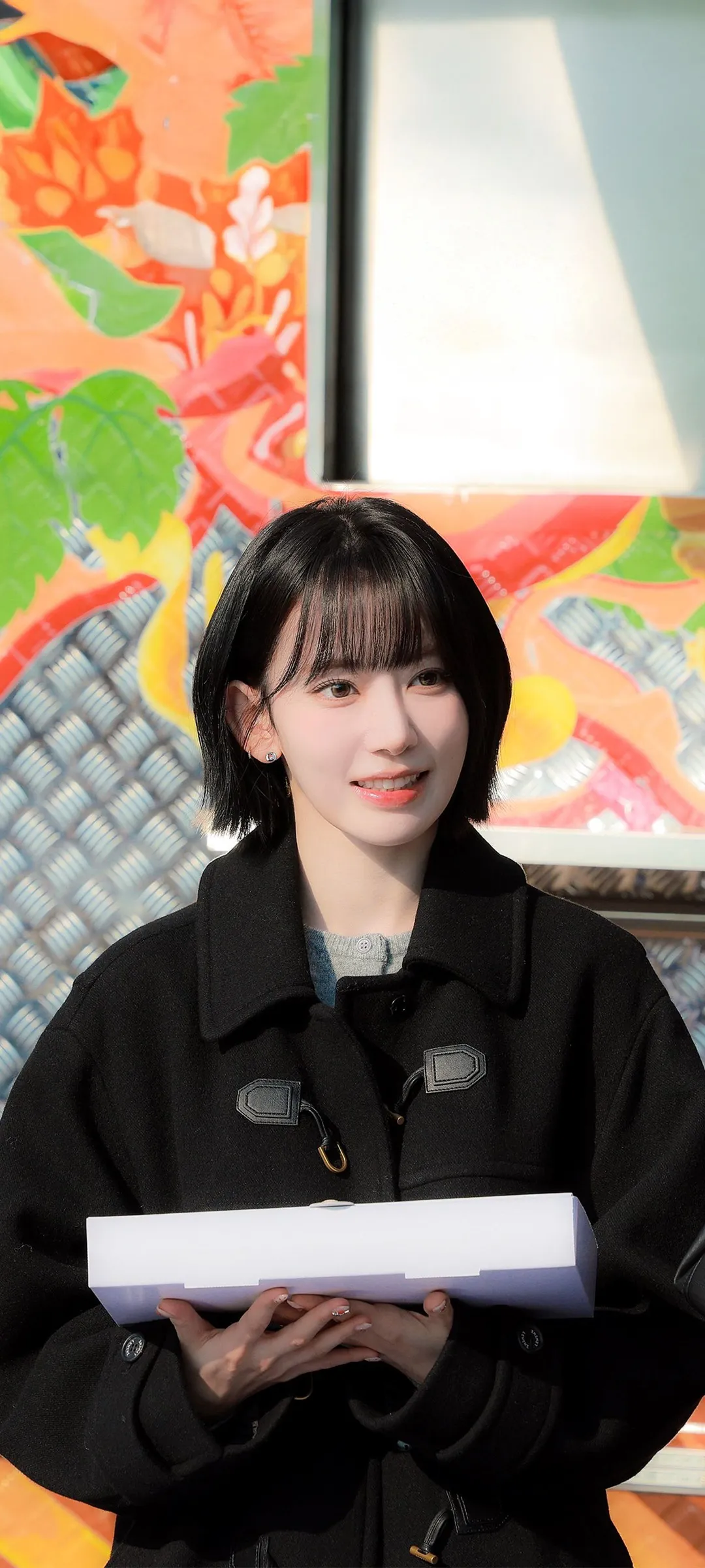 Fond d'écran de verrouillage mobile Sakura Miyawaki 4K HD télécharger — IZ*ONE, LE SSERAFIM