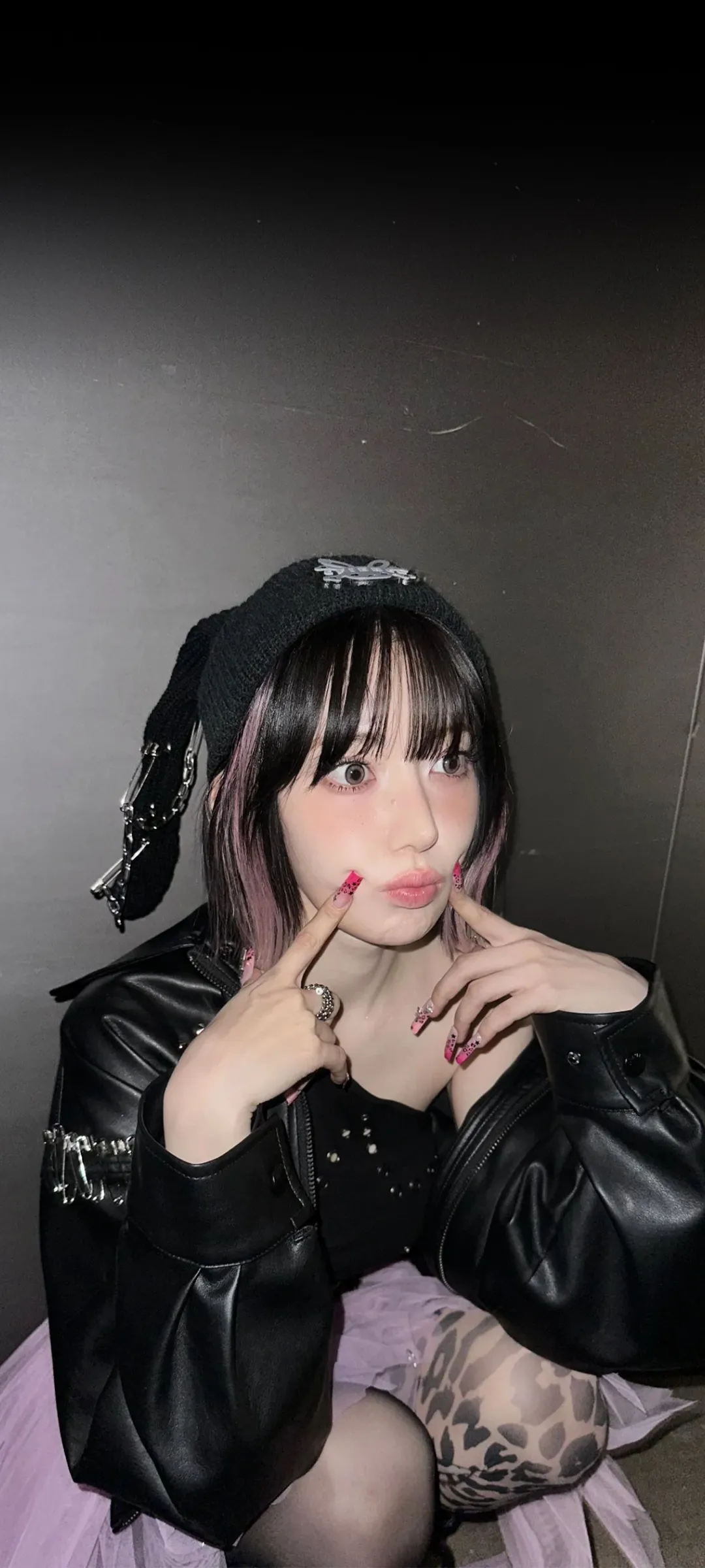 Fond d'écran de verrouillage mobile Sakura Miyawaki 4K HD télécharger — IZ*ONE, LE SSERAFIM