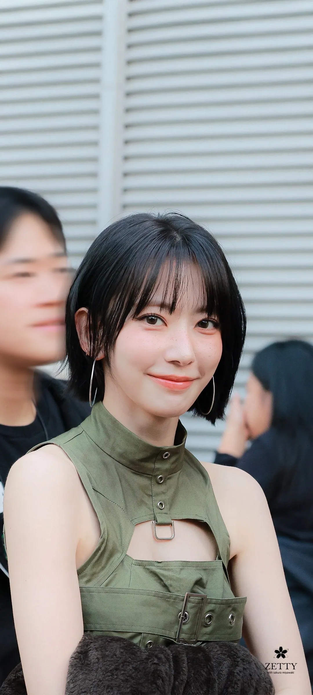 Fond d'écran de verrouillage mobile Sakura Miyawaki 4K HD télécharger — IZ*ONE, LE SSERAFIM