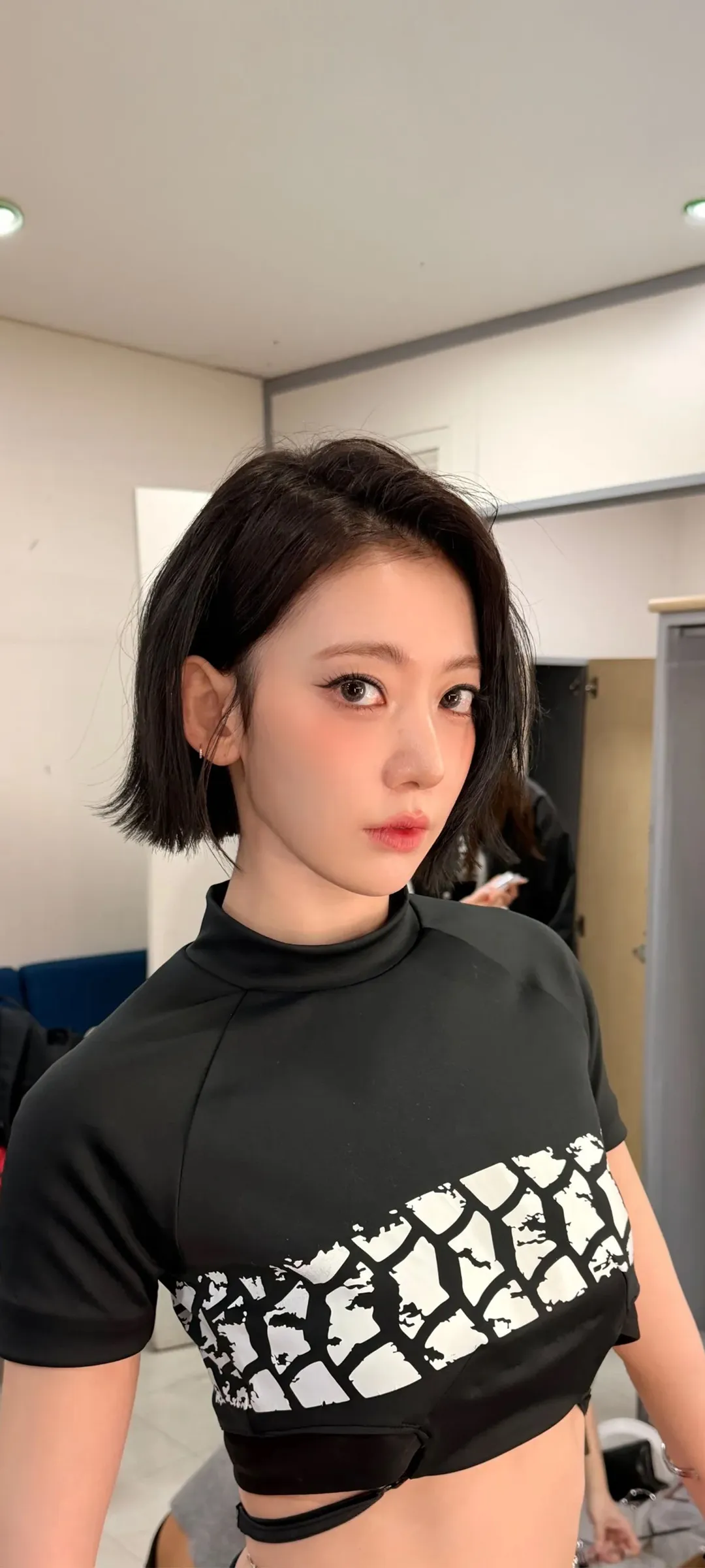 Fond d'écran de verrouillage mobile Sakura Miyawaki 4K HD télécharger — IZ*ONE, LE SSERAFIM