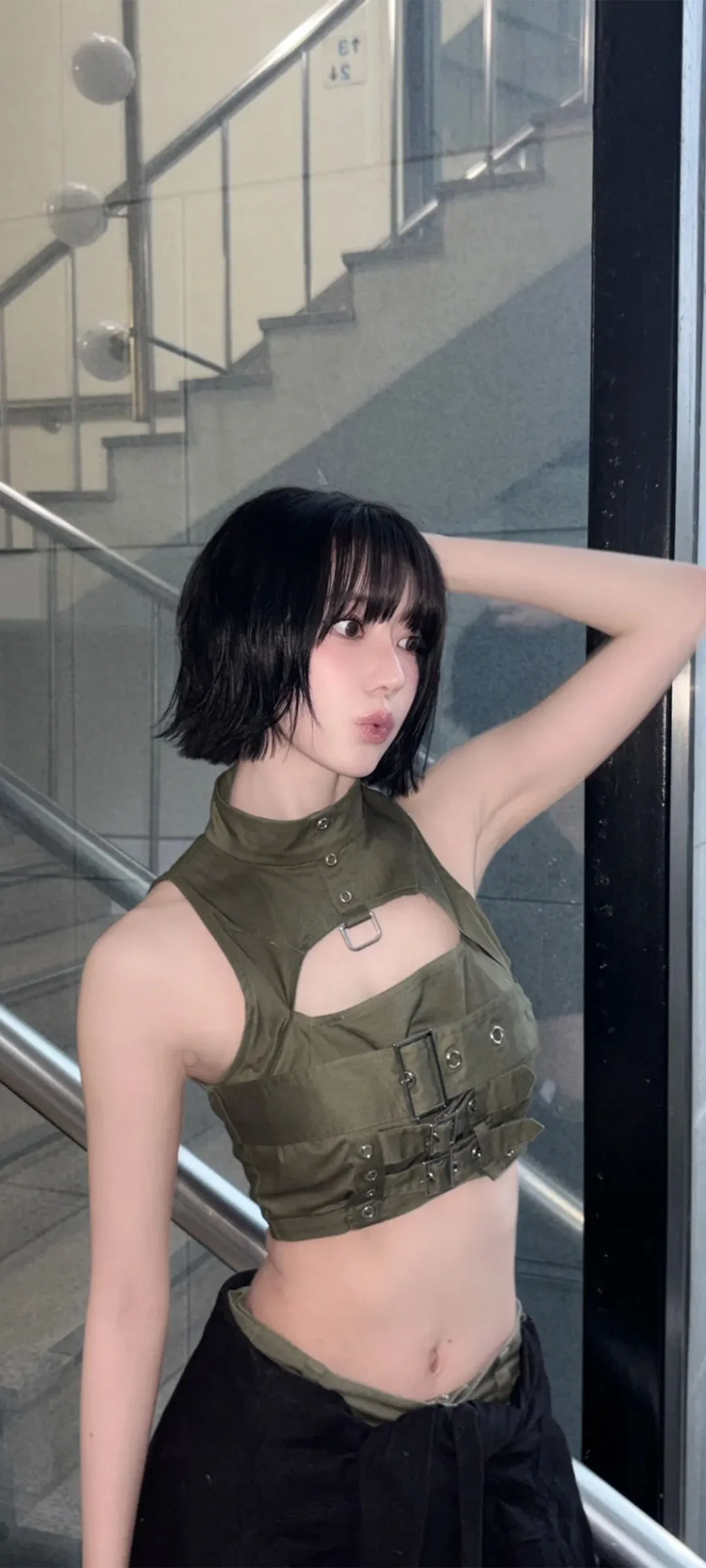 Fond d'écran de verrouillage mobile Sakura Miyawaki 4K HD télécharger — IZ*ONE, LE SSERAFIM