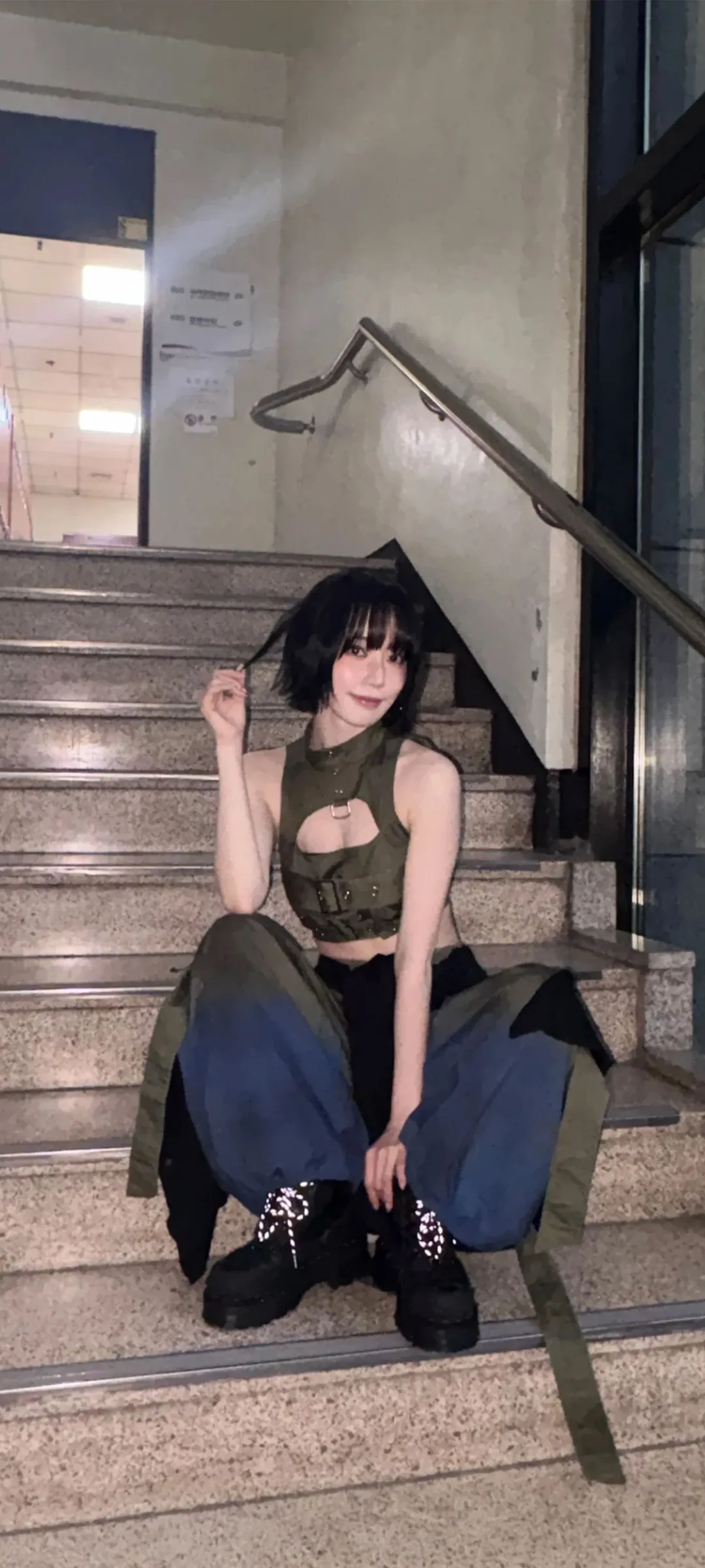 Fond d'écran de verrouillage mobile Sakura Miyawaki 4K HD télécharger — IZ*ONE, LE SSERAFIM