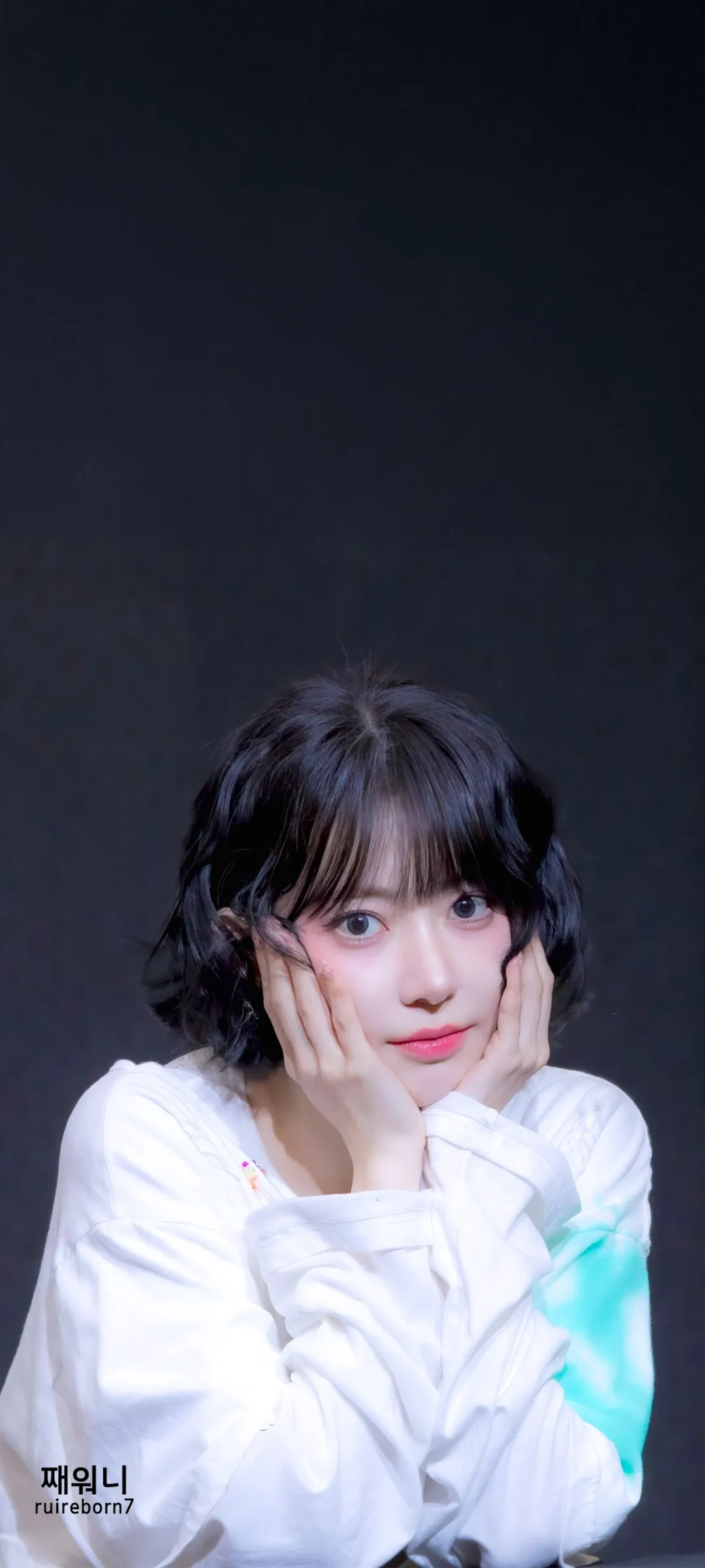 Fond d'écran de verrouillage mobile Sakura Miyawaki 4K HD télécharger — IZ*ONE, LE SSERAFIM