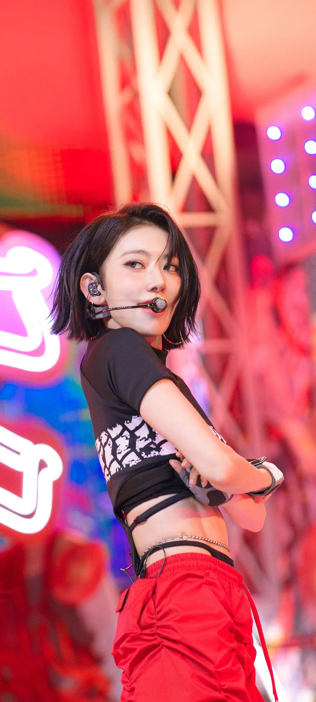 Fond d'écran de verrouillage mobile Sakura Miyawaki 4K HD télécharger — IZ*ONE, LE SSERAFIM