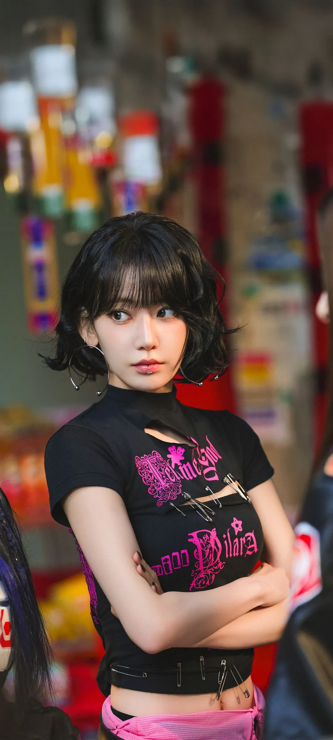 Fond d'écran de verrouillage mobile Sakura Miyawaki 4K HD télécharger — IZ*ONE, LE SSERAFIM