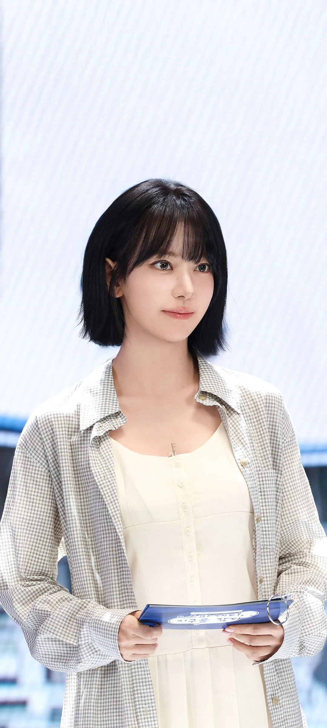 Fond d'écran de verrouillage mobile Sakura Miyawaki 4K HD télécharger — IZ*ONE, LE SSERAFIM