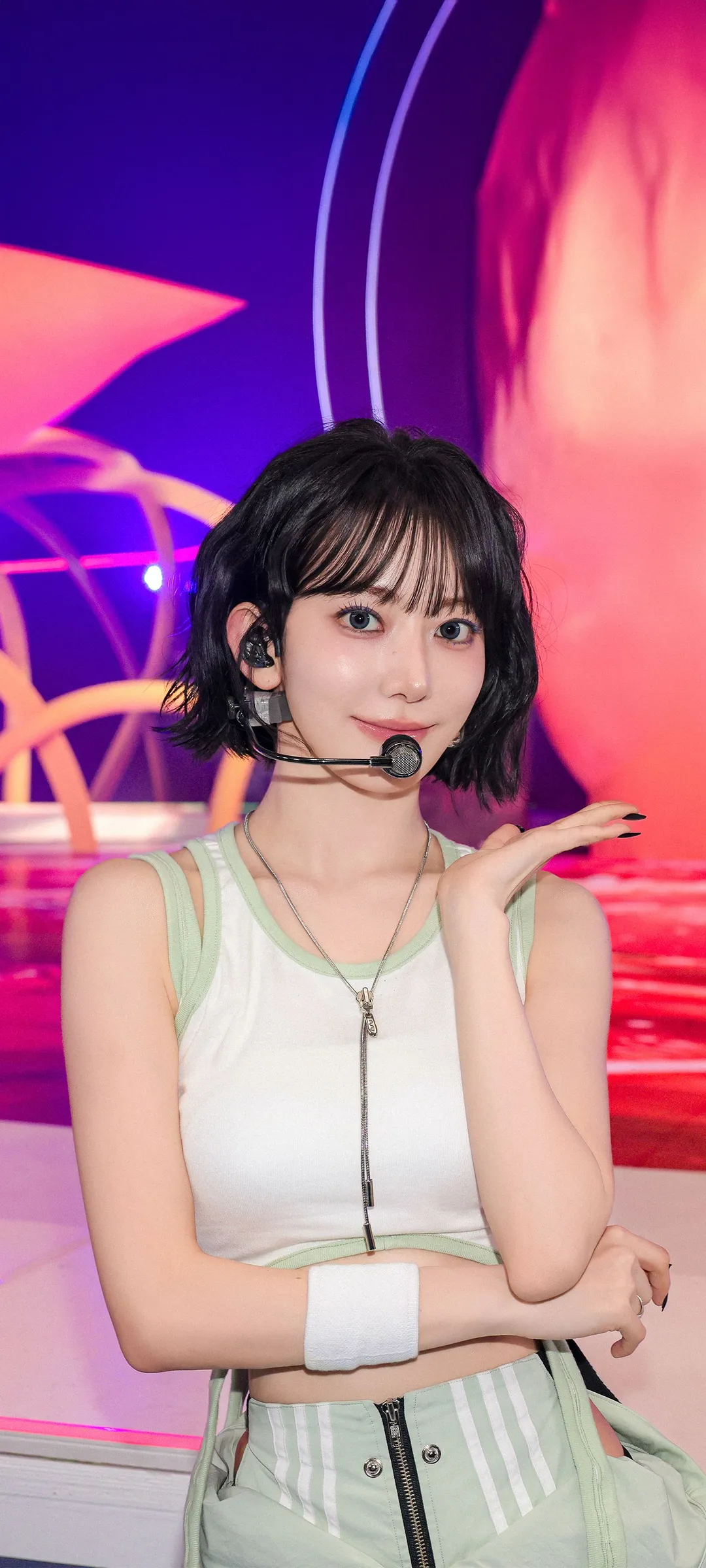 Fond d'écran de verrouillage mobile Sakura Miyawaki 4K HD télécharger — IZ*ONE, LE SSERAFIM