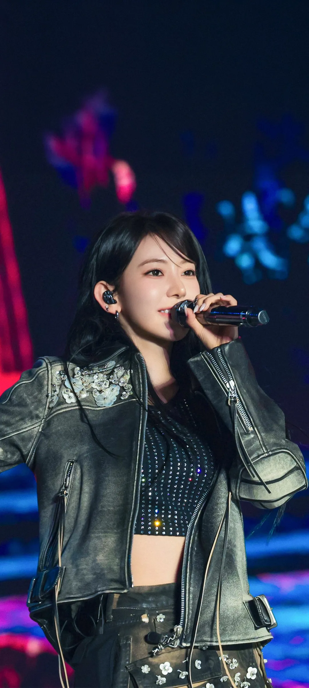 Fond d'écran de verrouillage mobile Sakura Miyawaki 4K HD télécharger — IZ*ONE, LE SSERAFIM