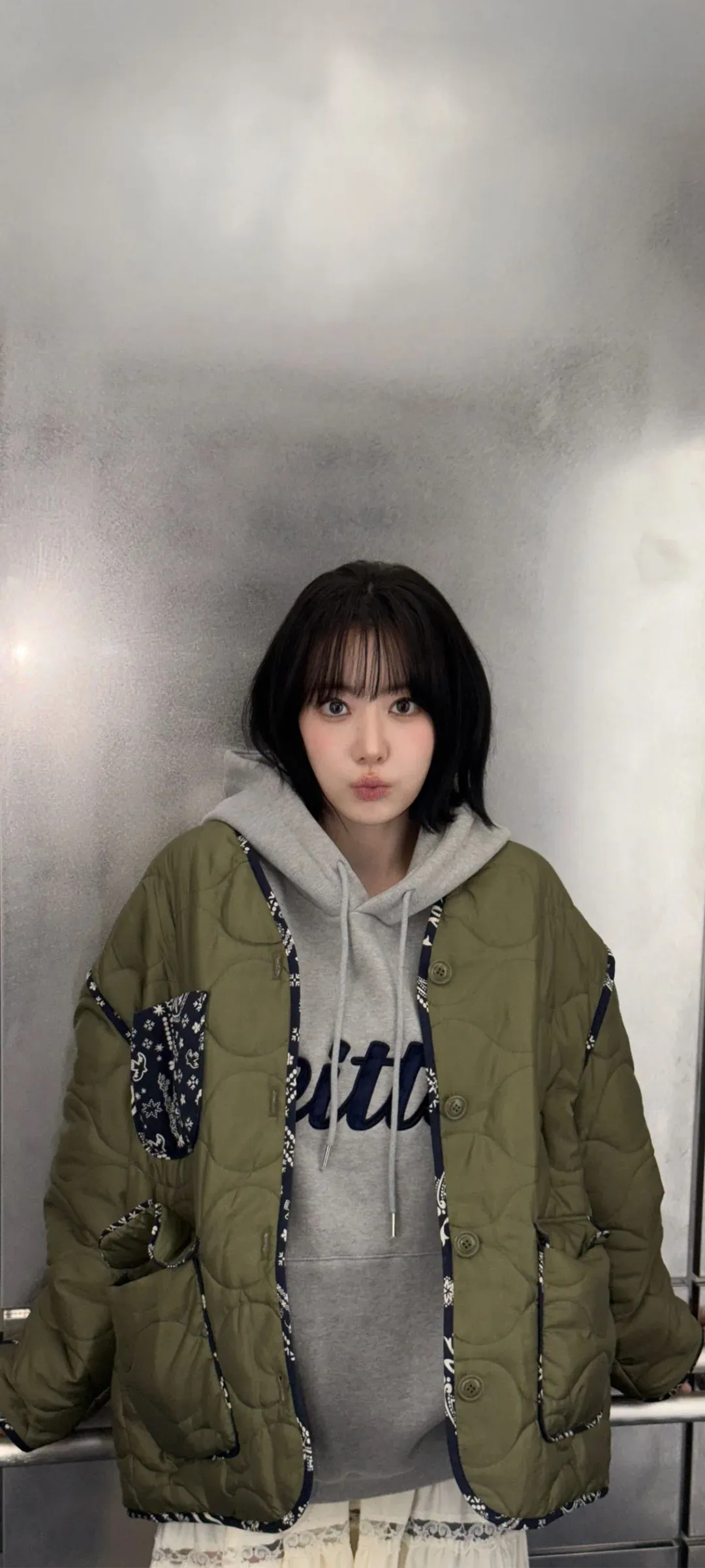 Fond d'écran de verrouillage mobile Sakura Miyawaki 4K HD télécharger — IZ*ONE, LE SSERAFIM