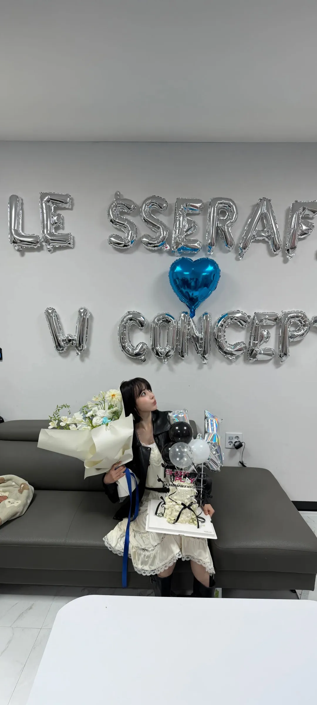 Fond d'écran de verrouillage mobile Sakura Miyawaki 4K HD télécharger — IZ*ONE, LE SSERAFIM