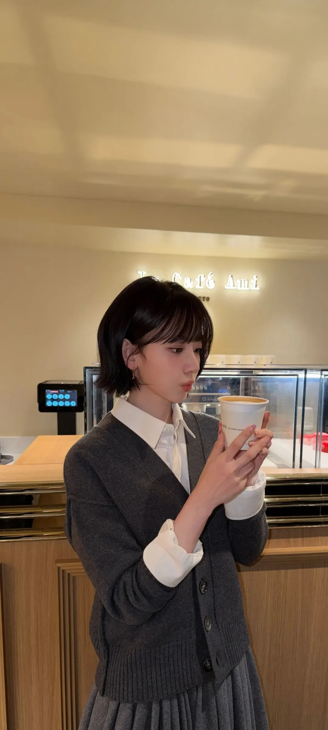 Fond d'écran de verrouillage mobile Sakura Miyawaki 4K HD télécharger — IZ*ONE, LE SSERAFIM