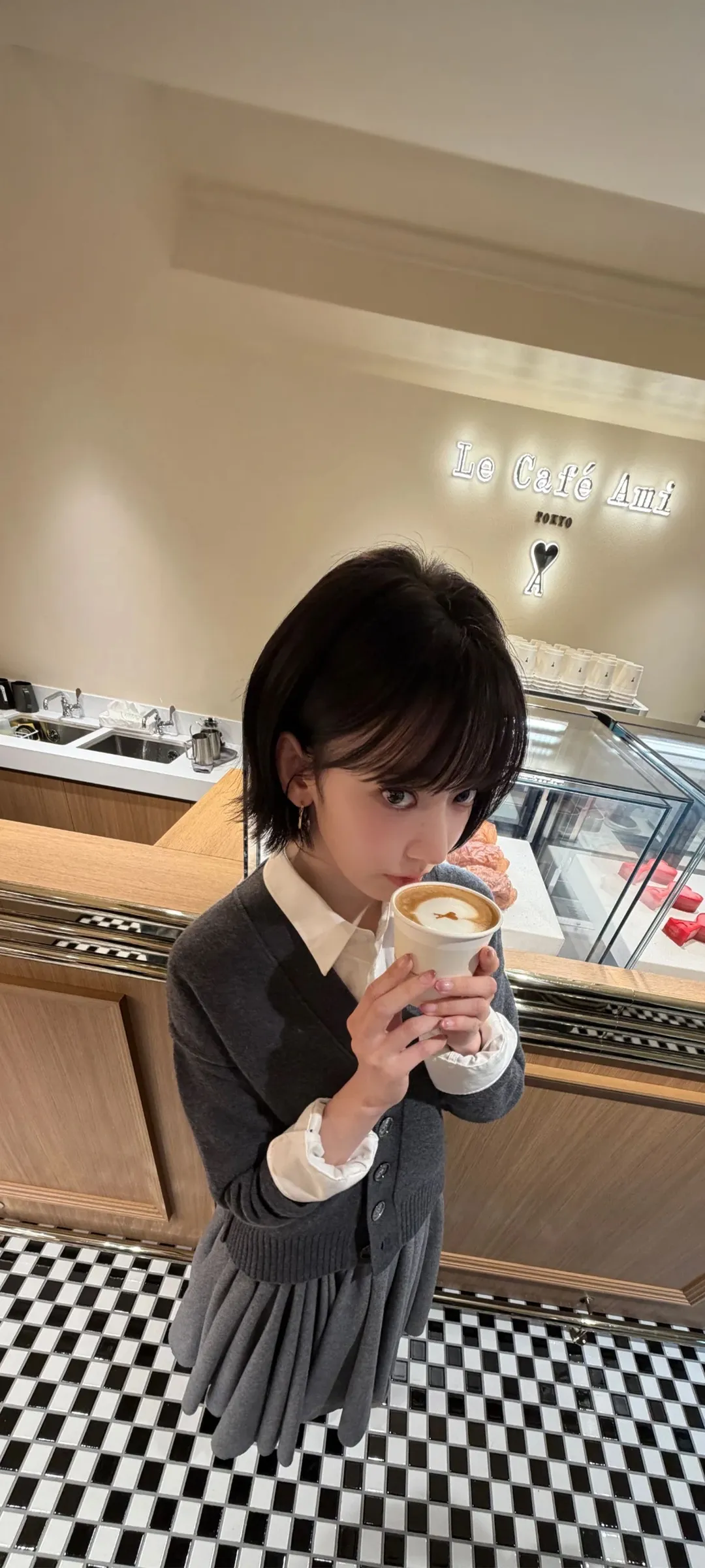 Fond d'écran de verrouillage mobile Sakura Miyawaki 4K HD télécharger — IZ*ONE, LE SSERAFIM