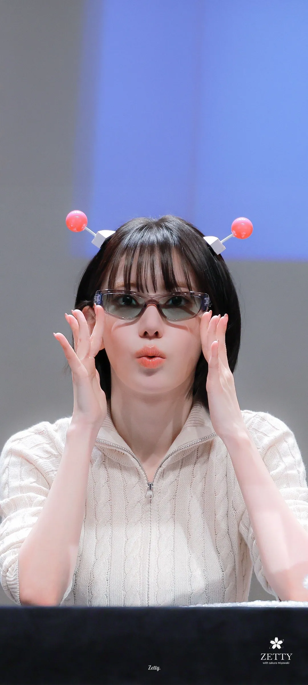 Fond d'écran de verrouillage mobile Sakura Miyawaki 4K HD télécharger — IZ*ONE, LE SSERAFIM