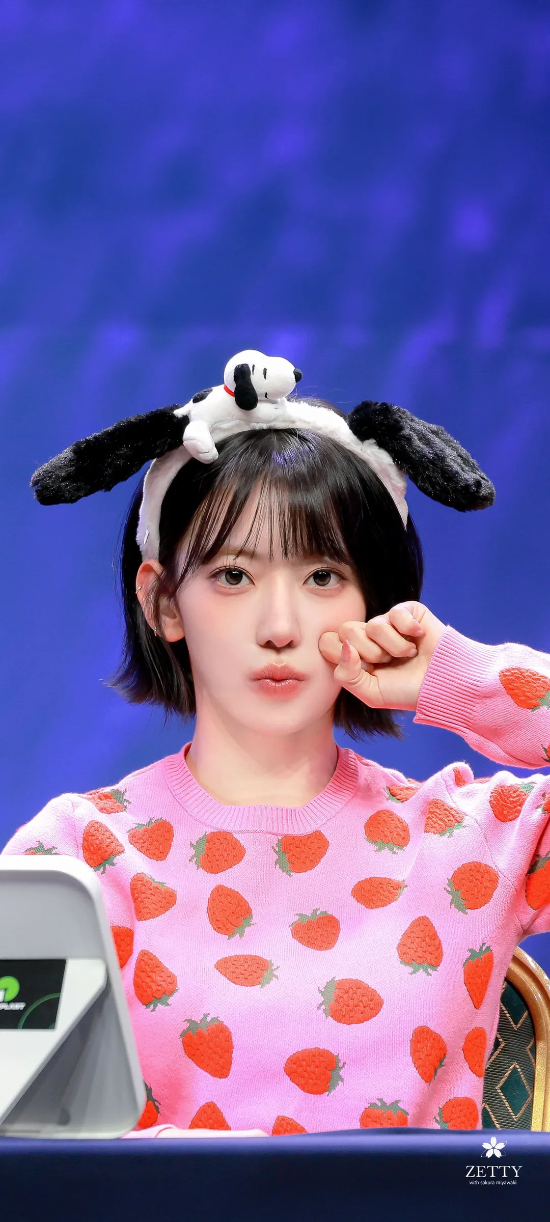 Fond d'écran de verrouillage mobile Sakura Miyawaki 4K HD télécharger — IZ*ONE, LE SSERAFIM