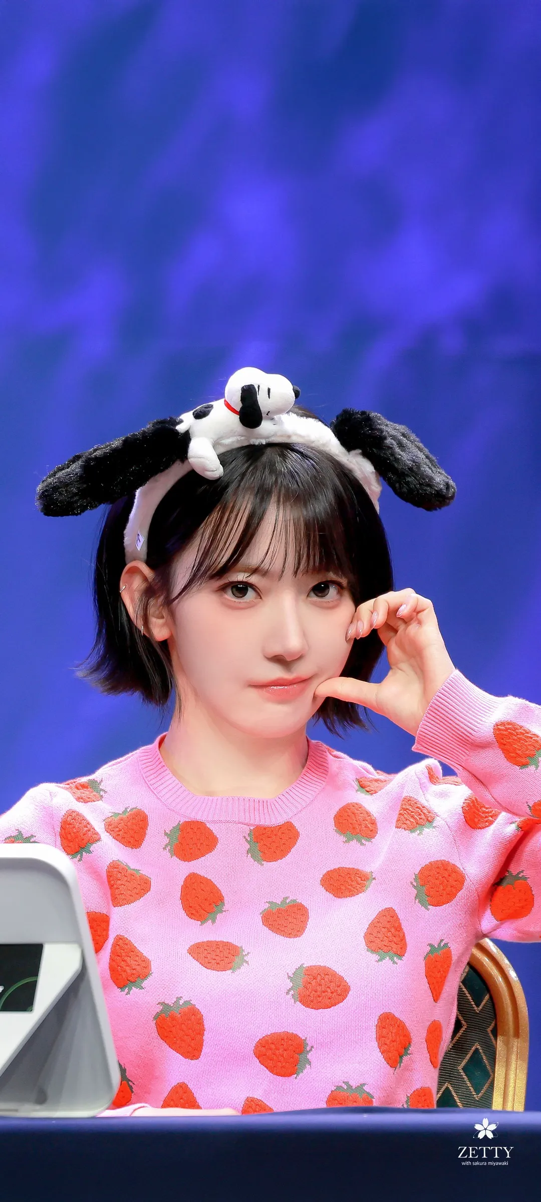 Fond d'écran de verrouillage mobile Sakura Miyawaki 4K HD télécharger — IZ*ONE, LE SSERAFIM