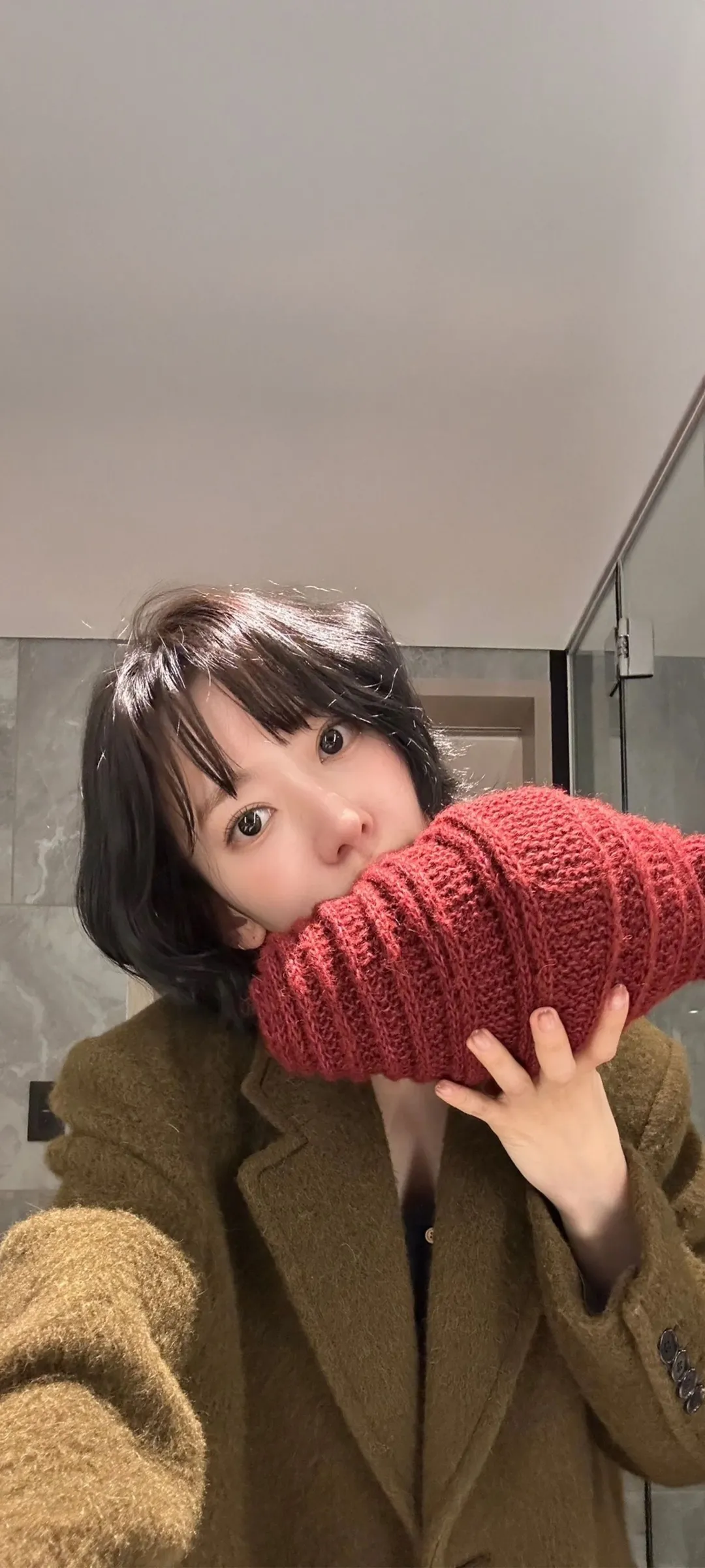 Fond d'écran de verrouillage mobile Sakura Miyawaki 4K HD télécharger — IZ*ONE, LE SSERAFIM