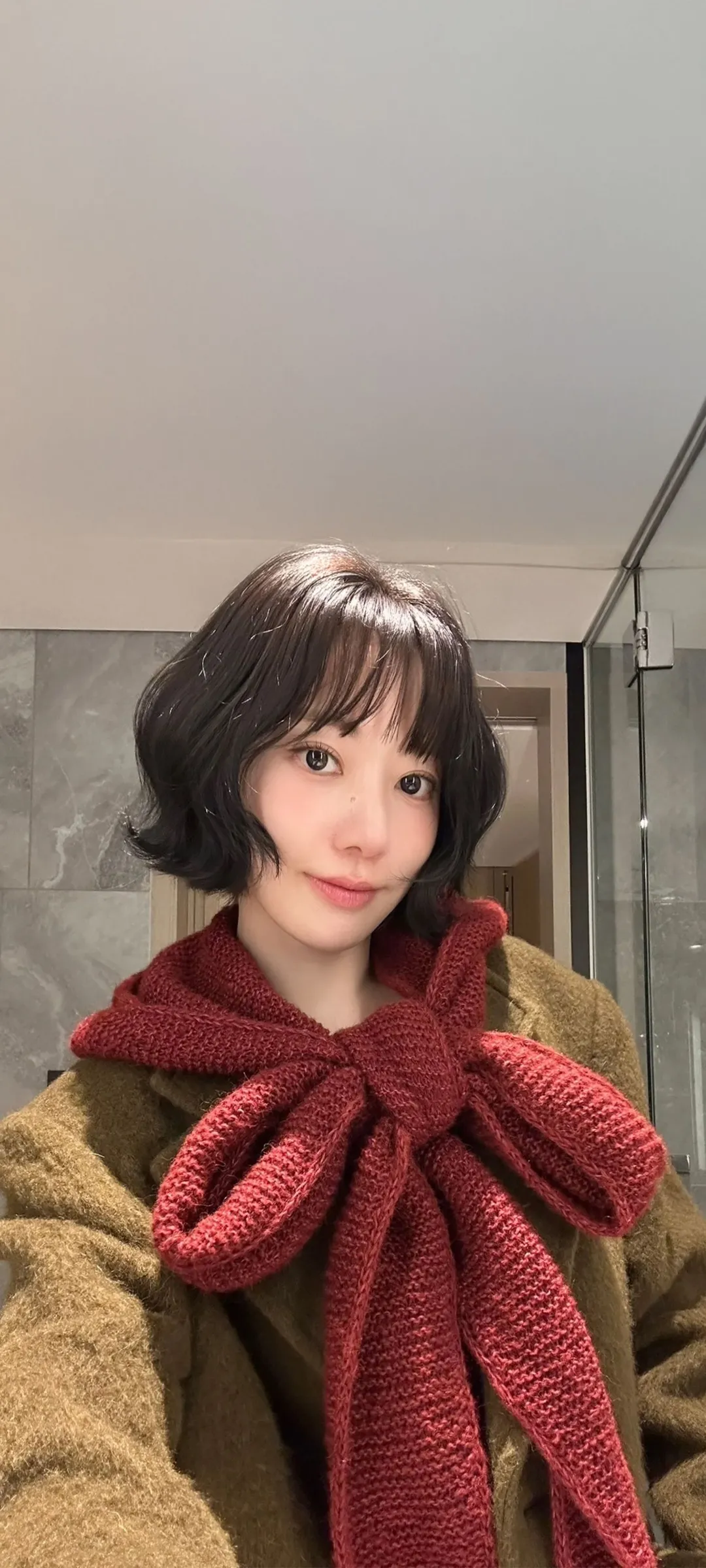 Fond d'écran de verrouillage mobile Sakura Miyawaki 4K HD télécharger — IZ*ONE, LE SSERAFIM