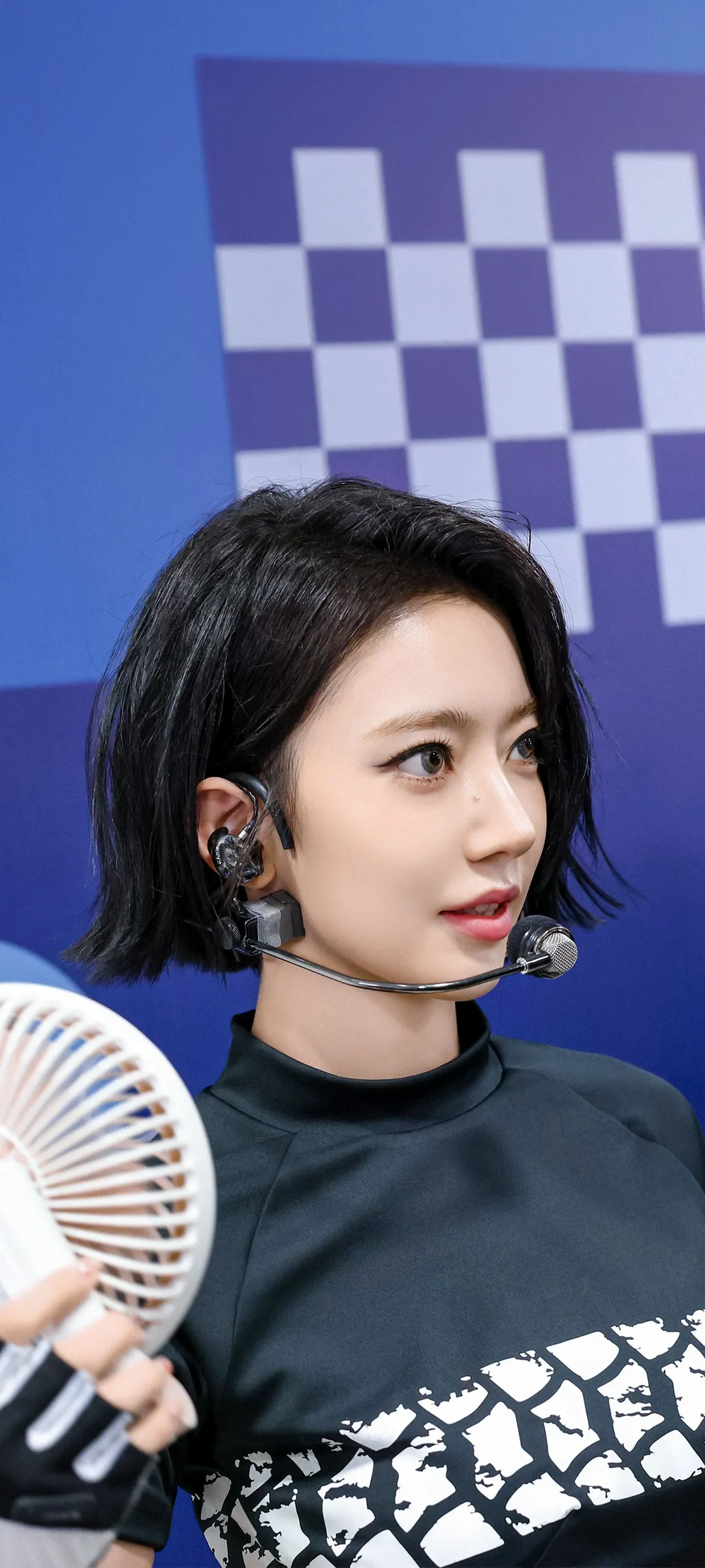 Fond d'écran de verrouillage mobile Sakura Miyawaki 4K HD télécharger — IZ*ONE, LE SSERAFIM
