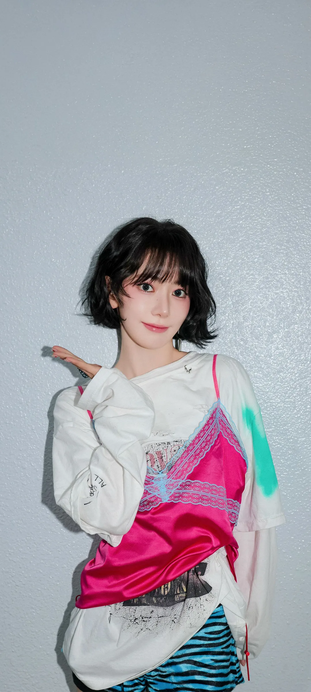 Fond d'écran de verrouillage mobile Sakura Miyawaki 4K HD télécharger — IZ*ONE, LE SSERAFIM