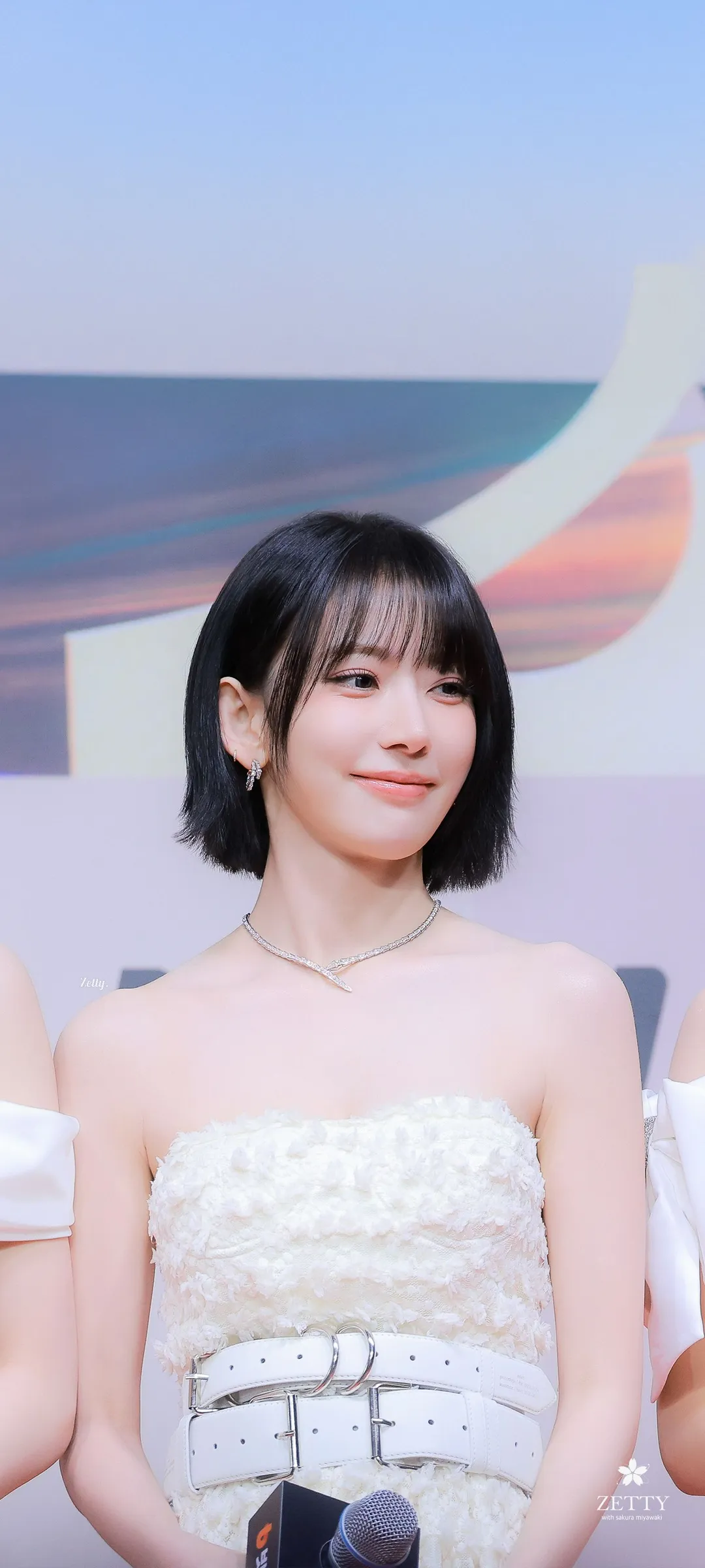 Fond d'écran de verrouillage mobile Sakura Miyawaki 4K HD télécharger — IZ*ONE, LE SSERAFIM