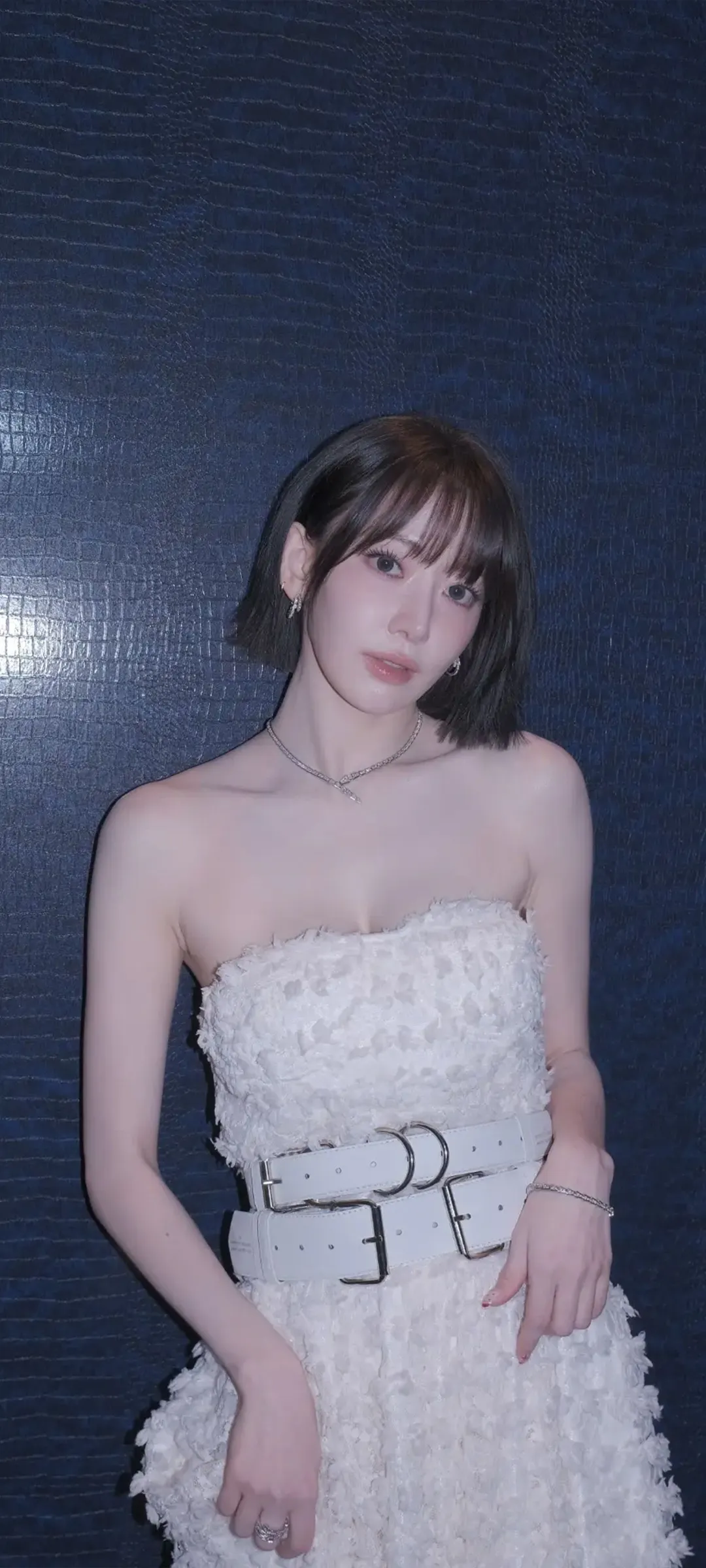 Fond d'écran de verrouillage mobile Sakura Miyawaki 4K HD télécharger — IZ*ONE, LE SSERAFIM