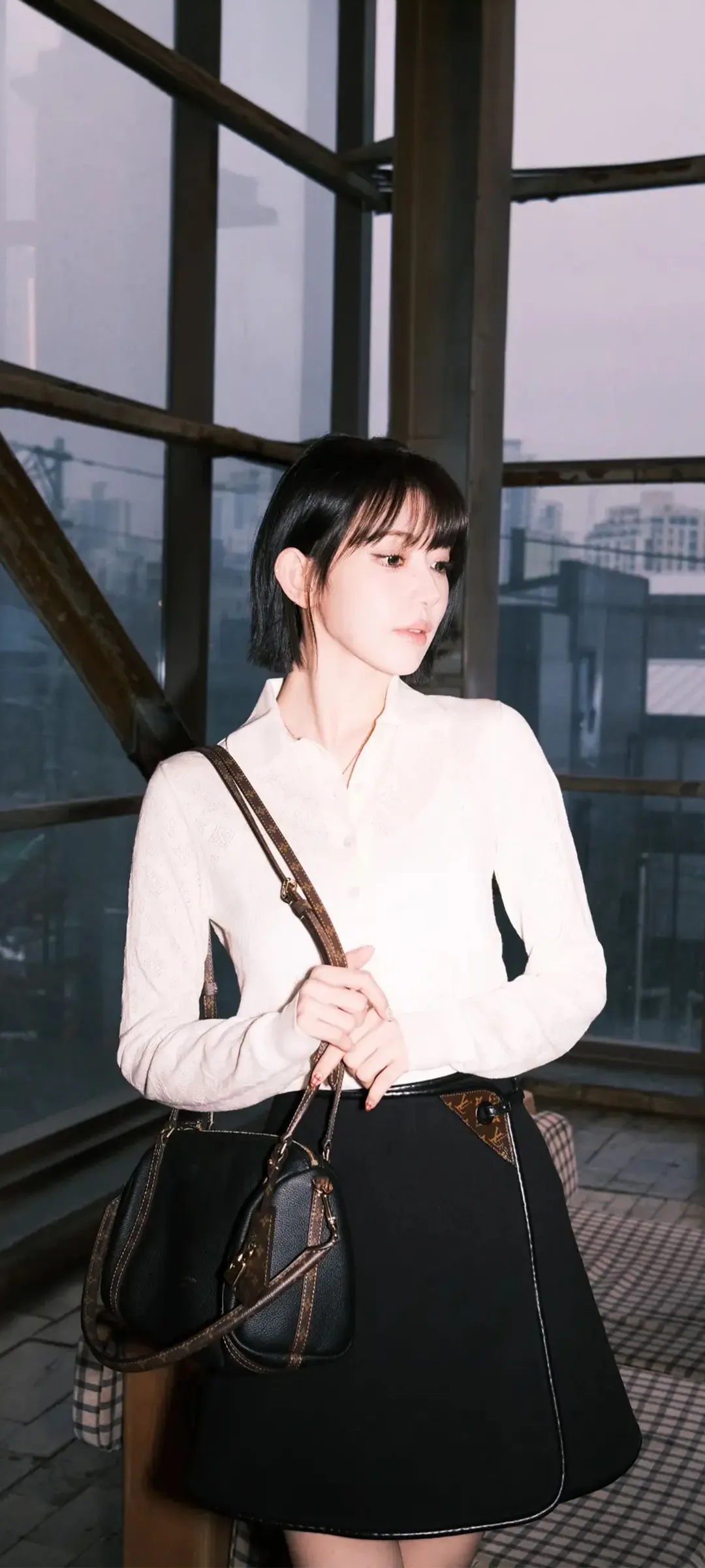 Fond d'écran de verrouillage mobile Sakura Miyawaki 4K HD télécharger — IZ*ONE, LE SSERAFIM