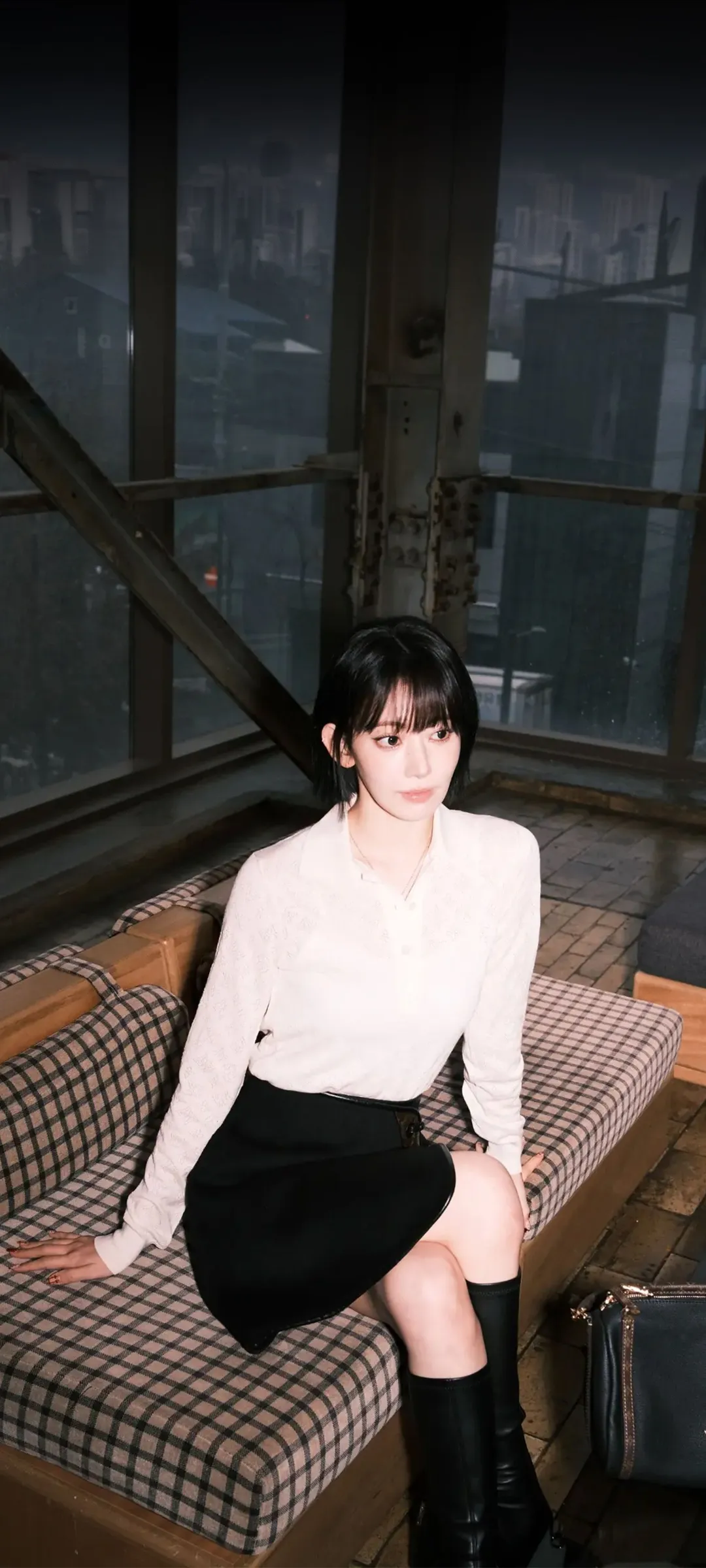 Fond d'écran de verrouillage mobile Sakura Miyawaki 4K HD télécharger — IZ*ONE, LE SSERAFIM