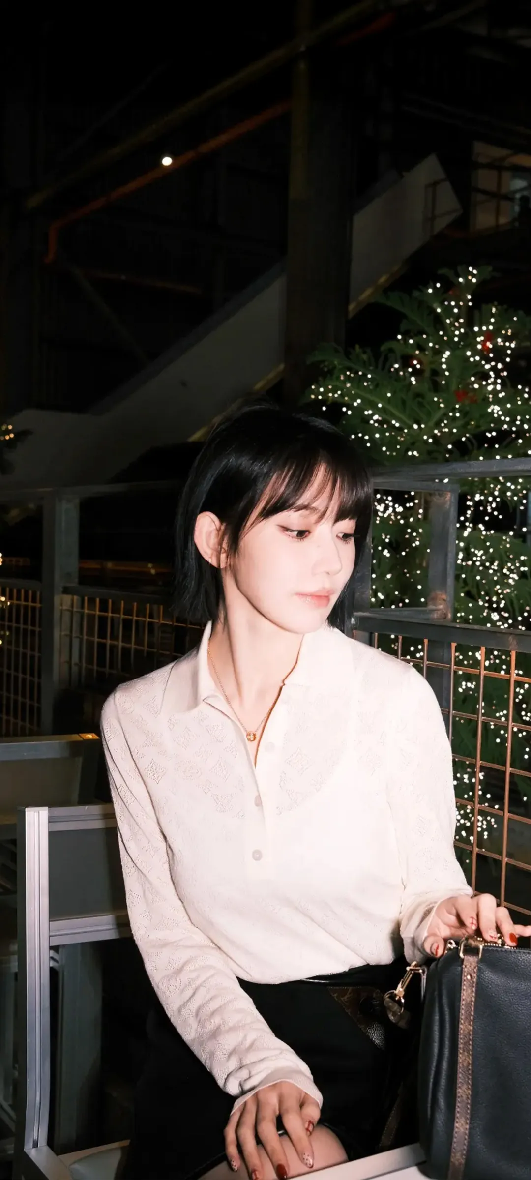 Fond d'écran de verrouillage mobile Sakura Miyawaki 4K HD télécharger — IZ*ONE, LE SSERAFIM