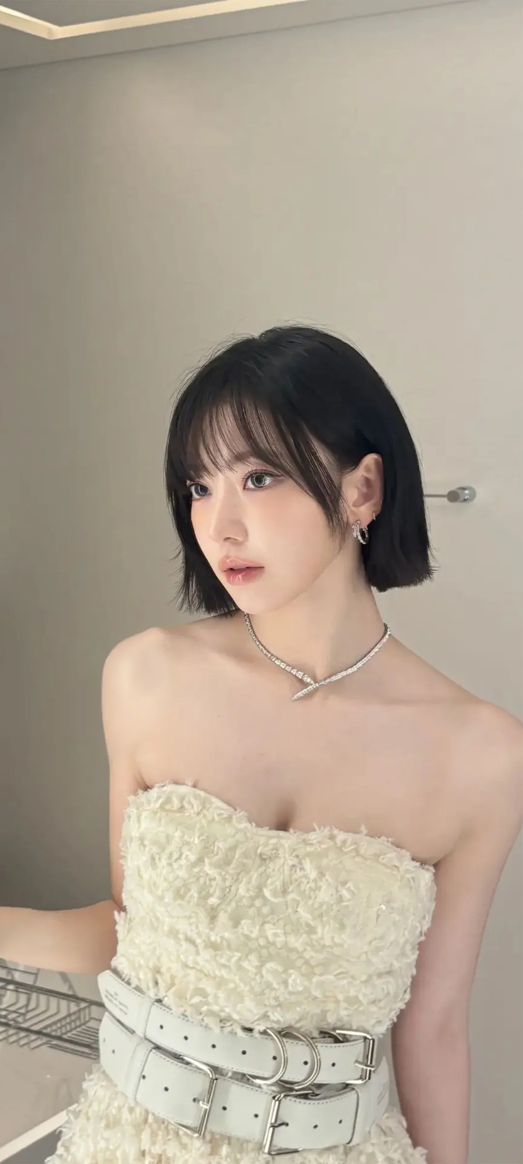 Fond d'écran de verrouillage mobile Sakura Miyawaki 4K HD télécharger — IZ*ONE, LE SSERAFIM