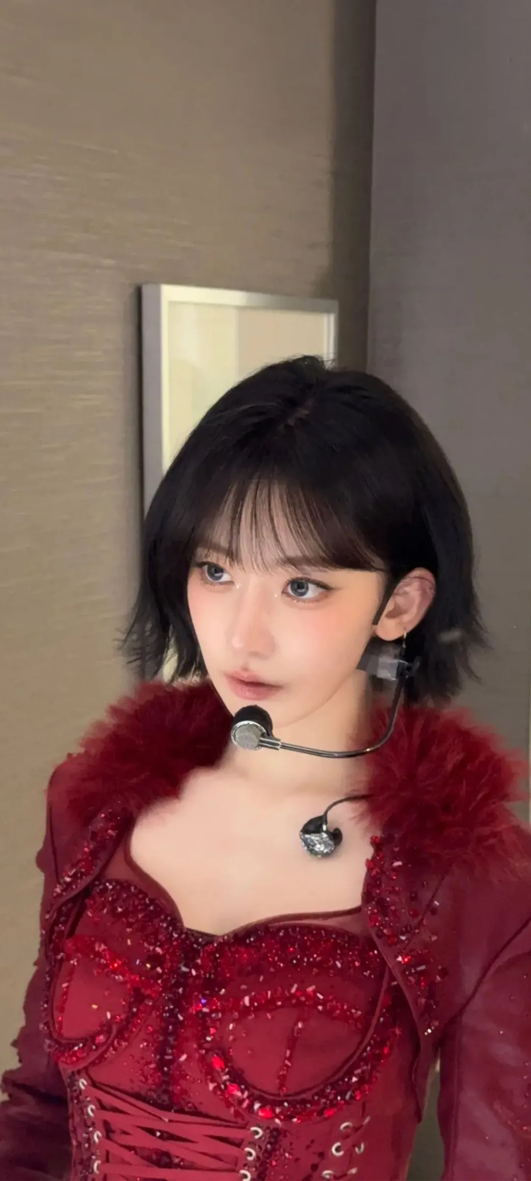 Fond d'écran de verrouillage mobile Sakura Miyawaki 4K HD télécharger — IZ*ONE, LE SSERAFIM