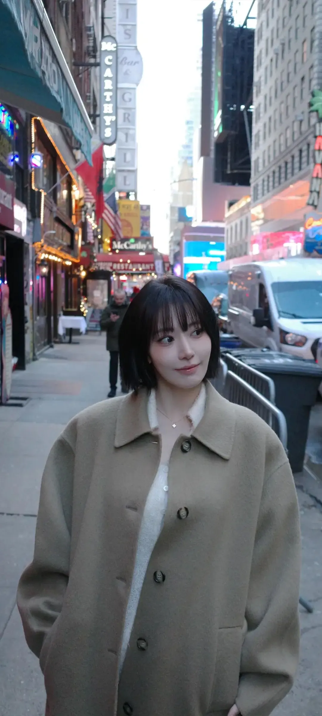 Fond d'écran de verrouillage mobile Sakura Miyawaki 4K HD télécharger — IZ*ONE, LE SSERAFIM