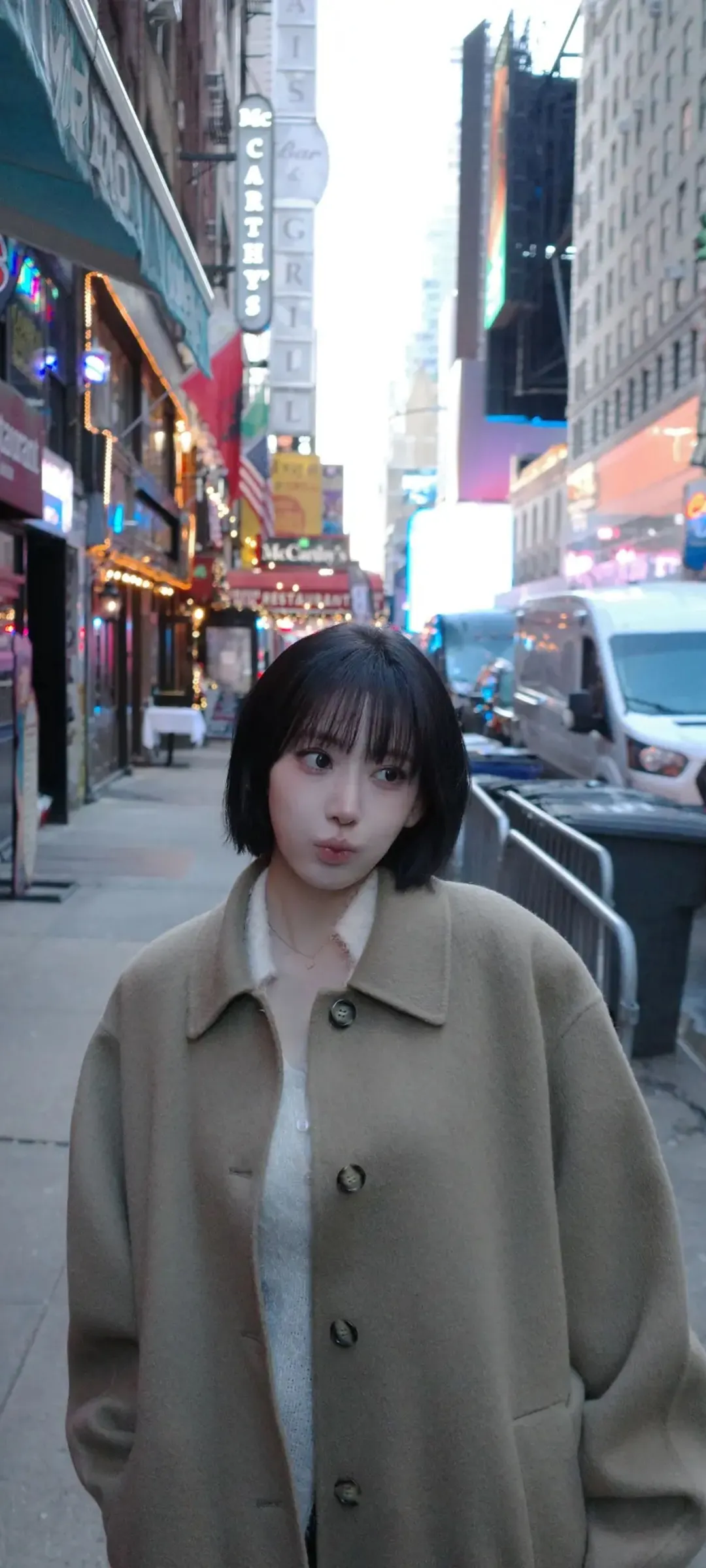 Fond d'écran de verrouillage mobile Sakura Miyawaki 4K HD télécharger — IZ*ONE, LE SSERAFIM