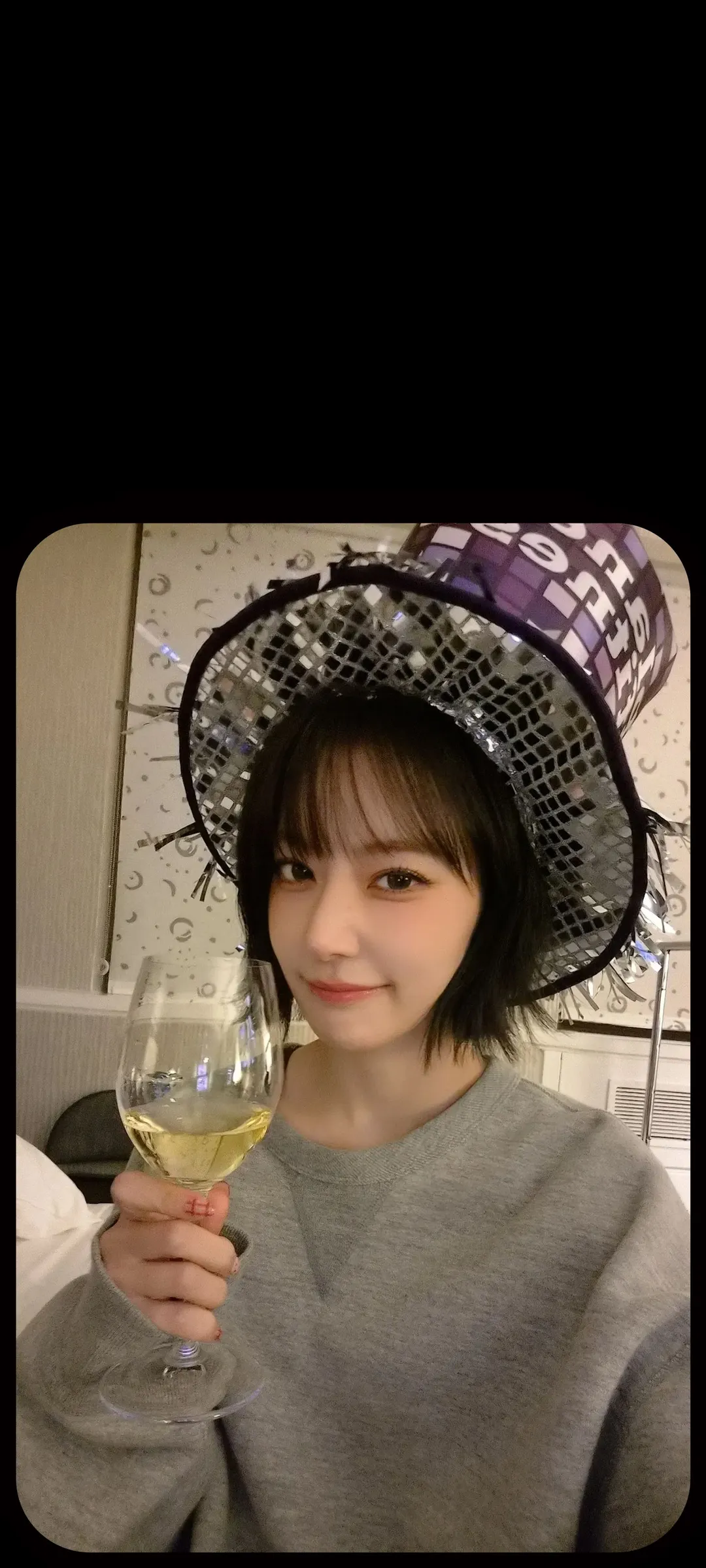 Fond d'écran de verrouillage mobile Sakura Miyawaki 4K HD télécharger — IZ*ONE, LE SSERAFIM