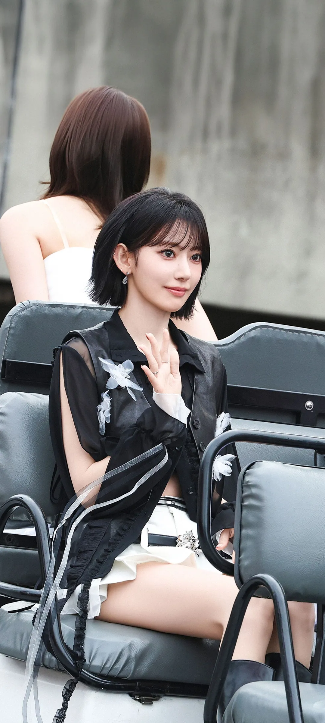 Fond d'écran de verrouillage mobile Sakura Miyawaki 4K HD télécharger — IZ*ONE, LE SSERAFIM