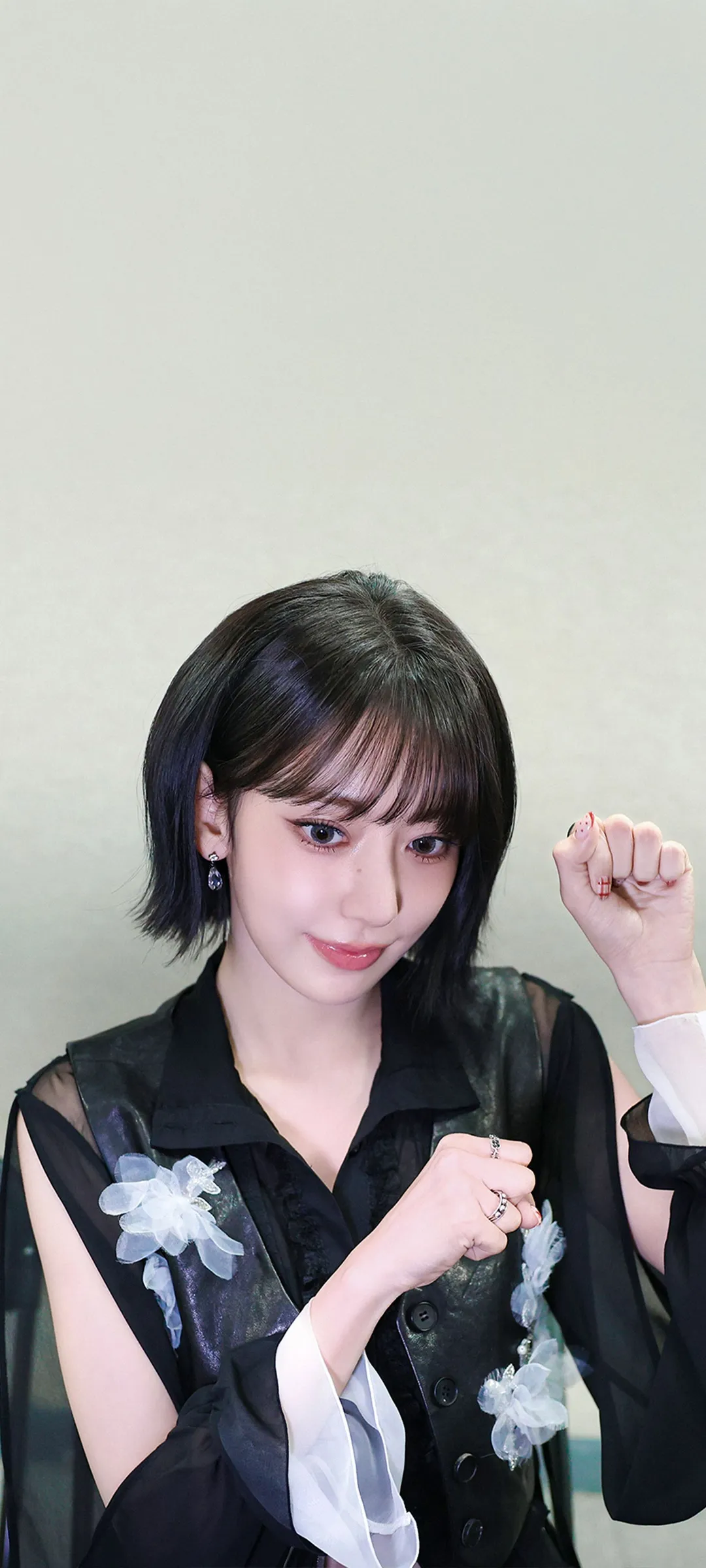 Fond d'écran de verrouillage mobile Sakura Miyawaki 4K HD télécharger — IZ*ONE, LE SSERAFIM