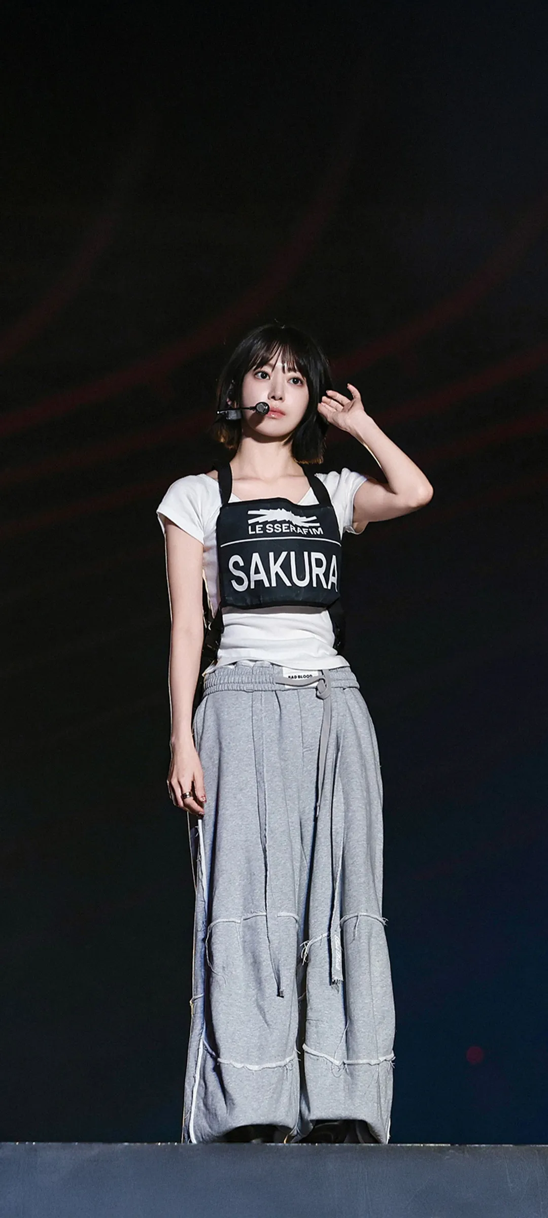 Fond d'écran de verrouillage mobile Sakura Miyawaki 4K HD télécharger — IZ*ONE, LE SSERAFIM