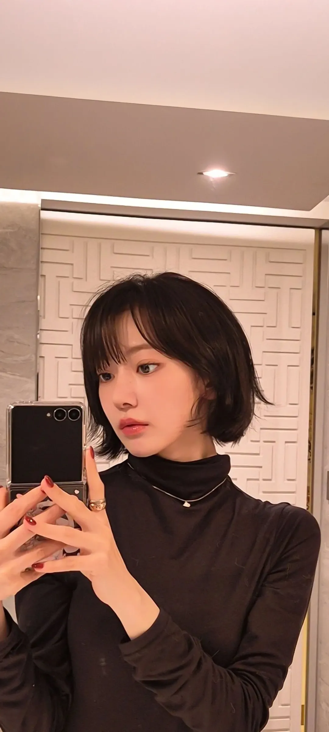 Fond d'écran de verrouillage mobile Sakura Miyawaki 4K HD télécharger — IZ*ONE, LE SSERAFIM