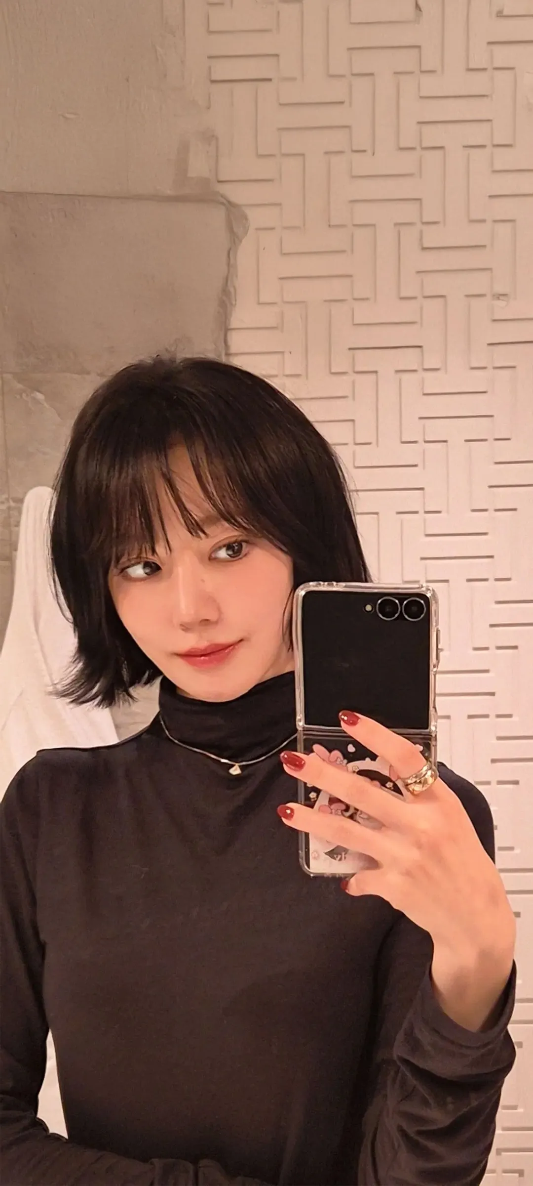 Fond d'écran de verrouillage mobile Sakura Miyawaki 4K HD télécharger — IZ*ONE, LE SSERAFIM