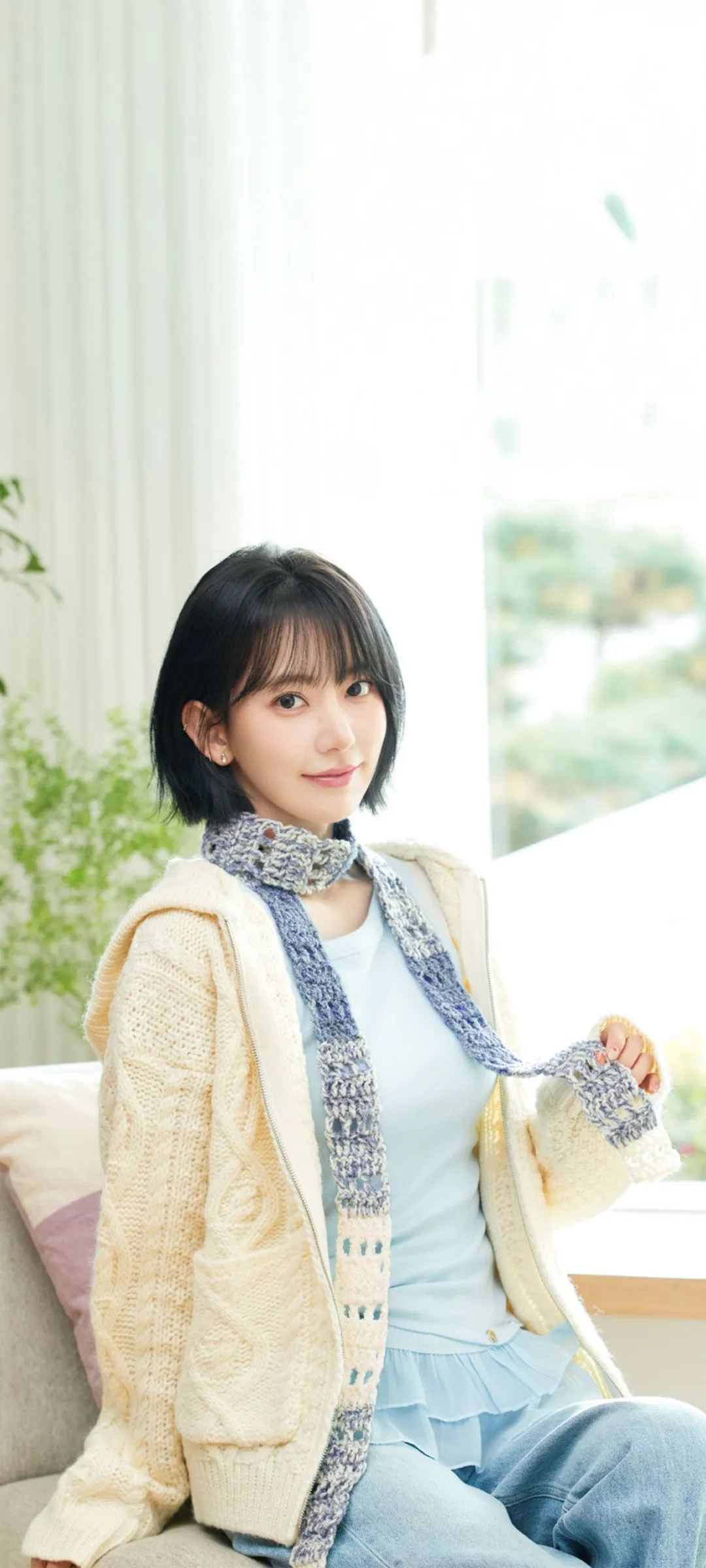Fond d'écran de verrouillage mobile Sakura Miyawaki 4K HD télécharger — IZ*ONE, LE SSERAFIM