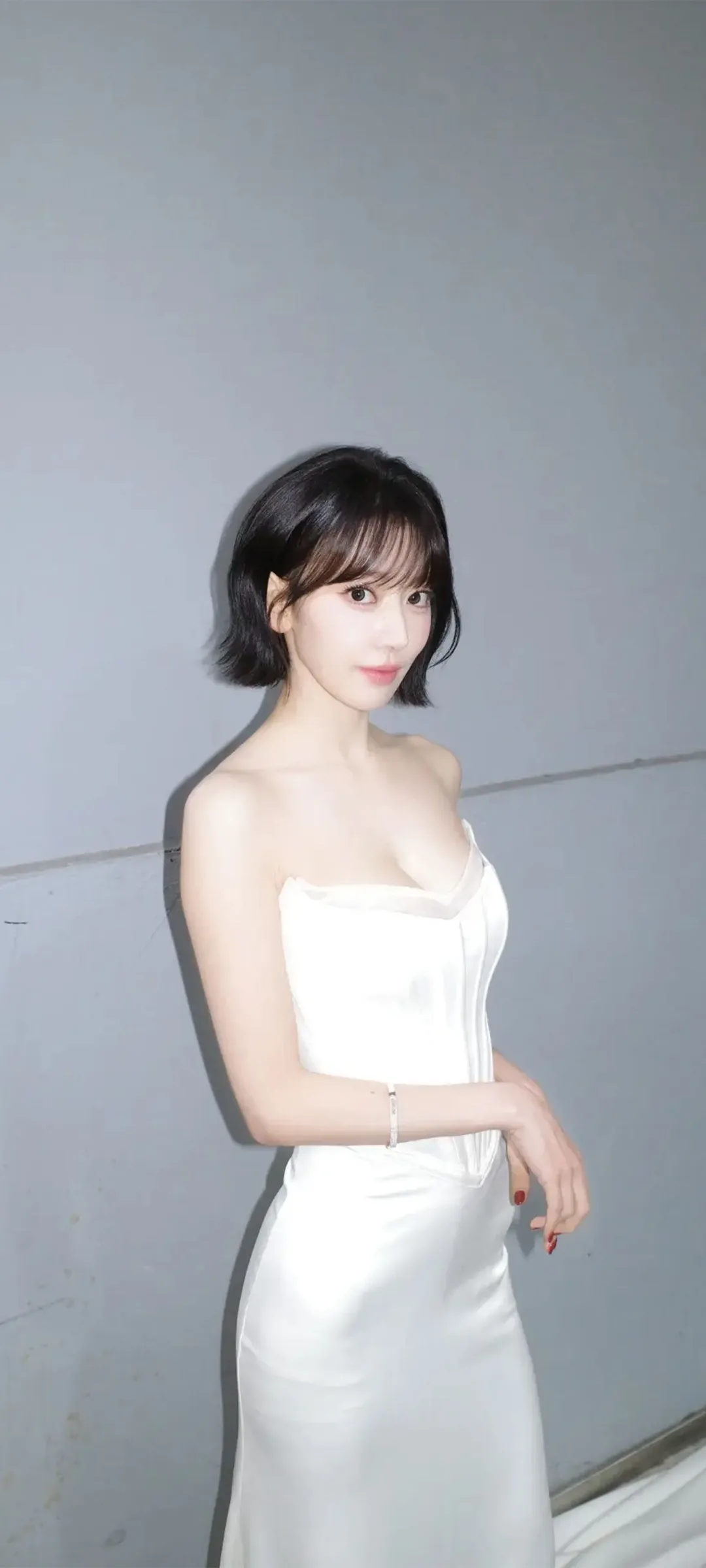 Fond d'écran de verrouillage mobile Sakura Miyawaki 4K HD télécharger — IZ*ONE, LE SSERAFIM