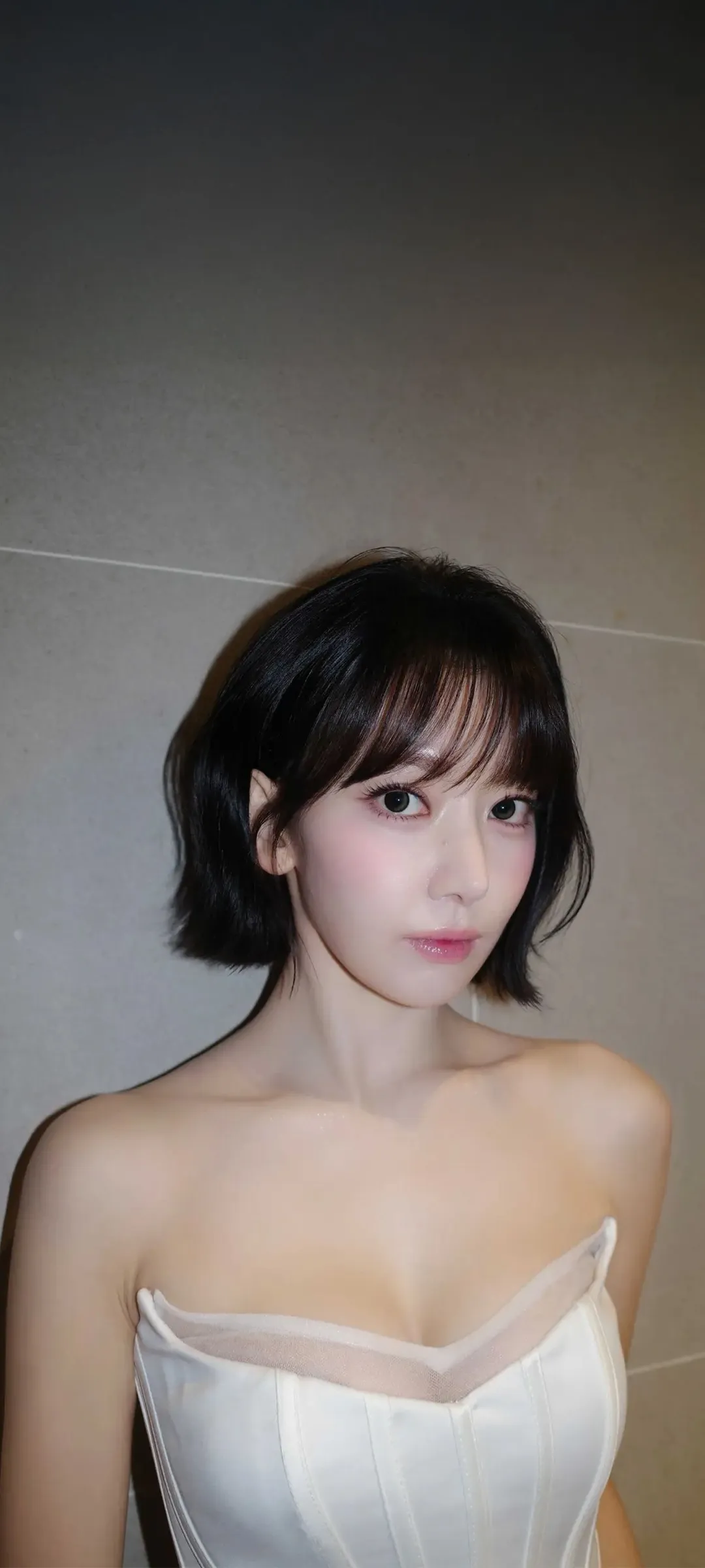 Fond d'écran de verrouillage mobile Sakura Miyawaki 4K HD télécharger — IZ*ONE, LE SSERAFIM