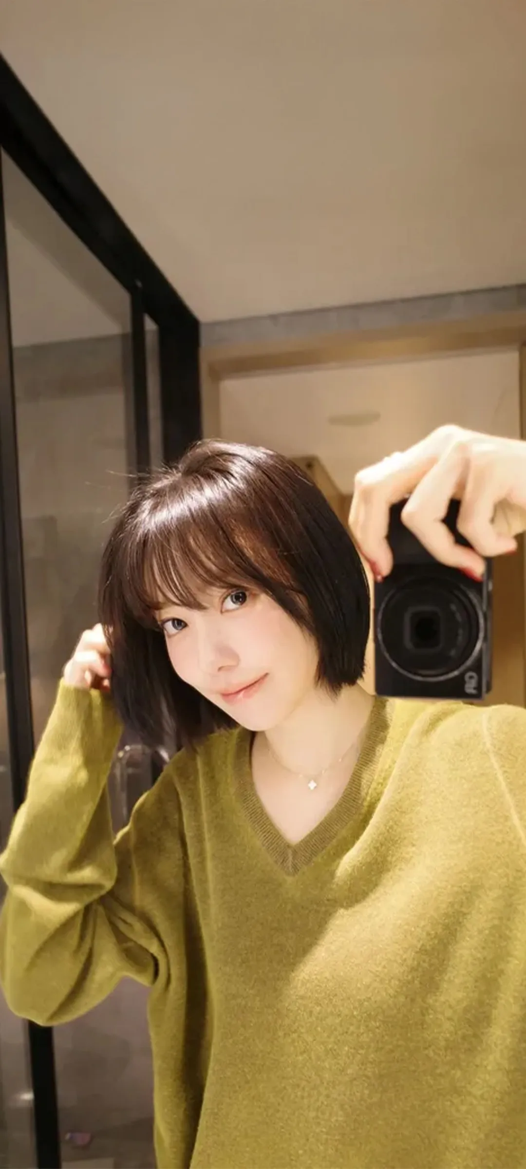 Fond d'écran de verrouillage mobile Sakura Miyawaki 4K HD télécharger — IZ*ONE, LE SSERAFIM