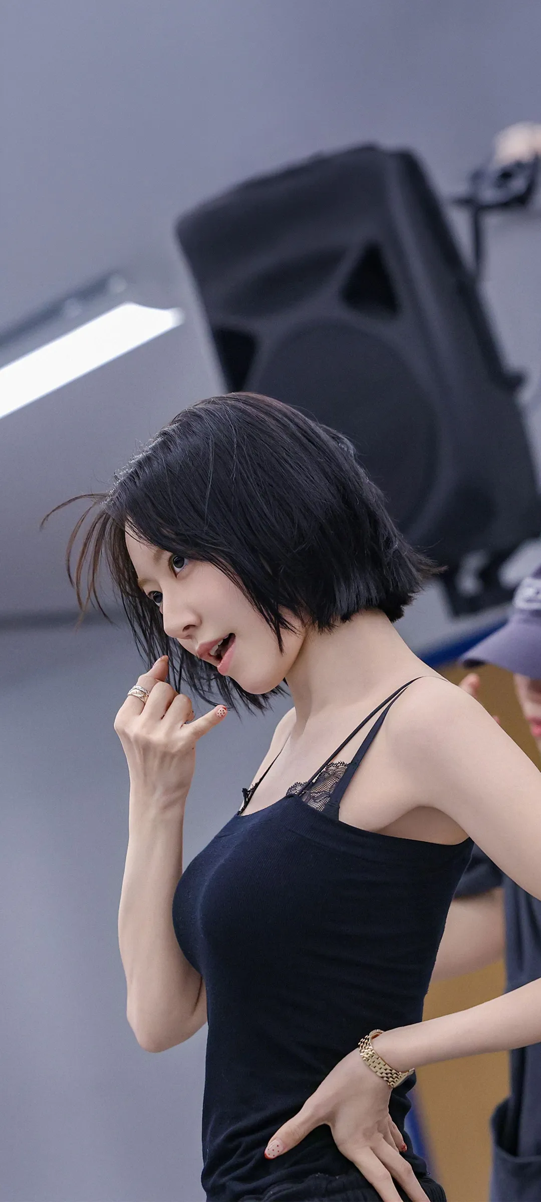 Fond d'écran de verrouillage mobile Sakura Miyawaki 4K HD télécharger — IZ*ONE, LE SSERAFIM